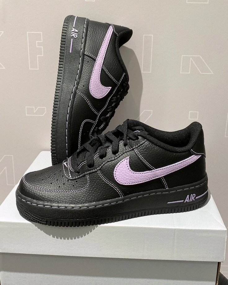 【預訂】NIKE AIR FORCE 1 LV 8 全黑明線紫-GS