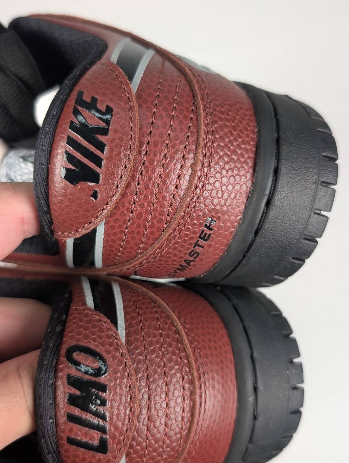 微瑕疵-左腳後跟NIKE脫落 HJ4131-200/5 Limosine Skateboards x Nike SB Dunk Low 聯名款 美式足球皮 男女鞋