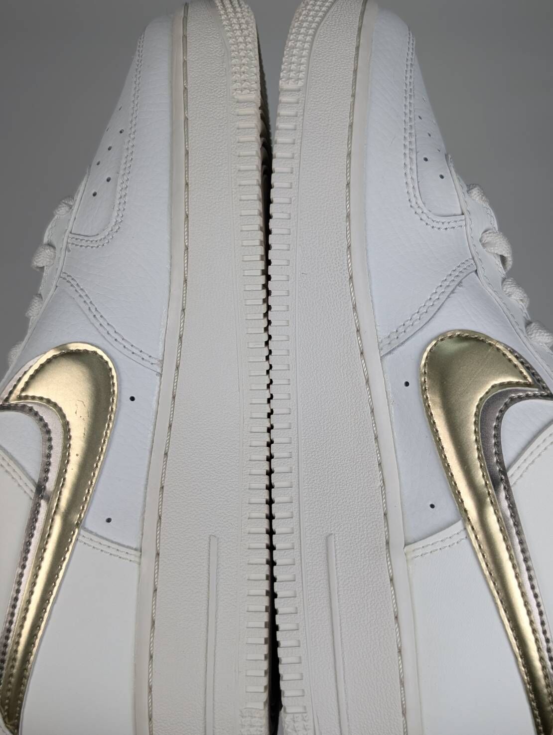 微瑕疵-左右腳中底、鞋底、鞋帶色差 DH9595-001/6.5Y Nike Air Force 1 1s Double Up On The Pull Tabs Swooshes 雙層勾勾 米白 金 女款