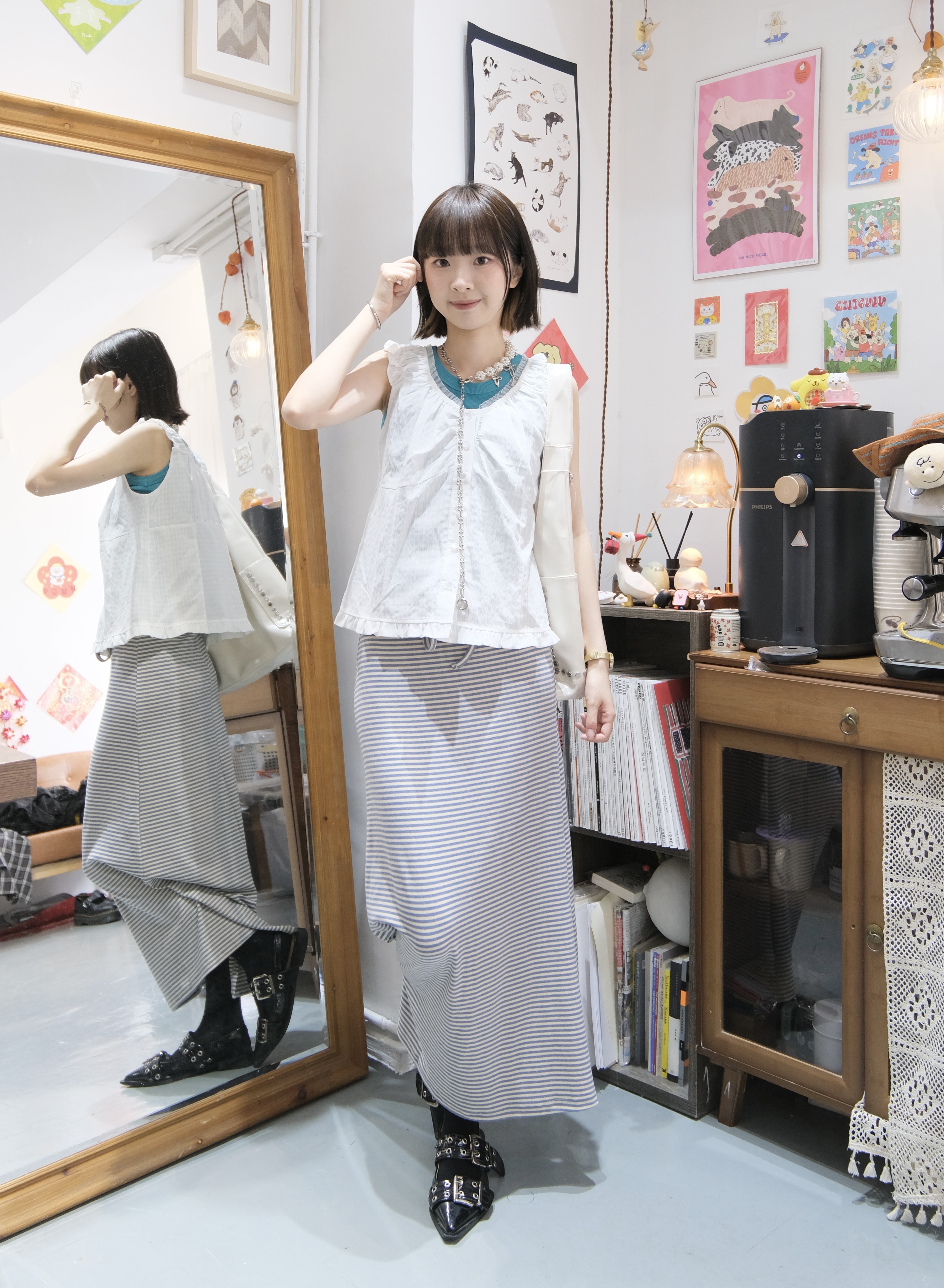 一字領格仔blouse (WHITE)