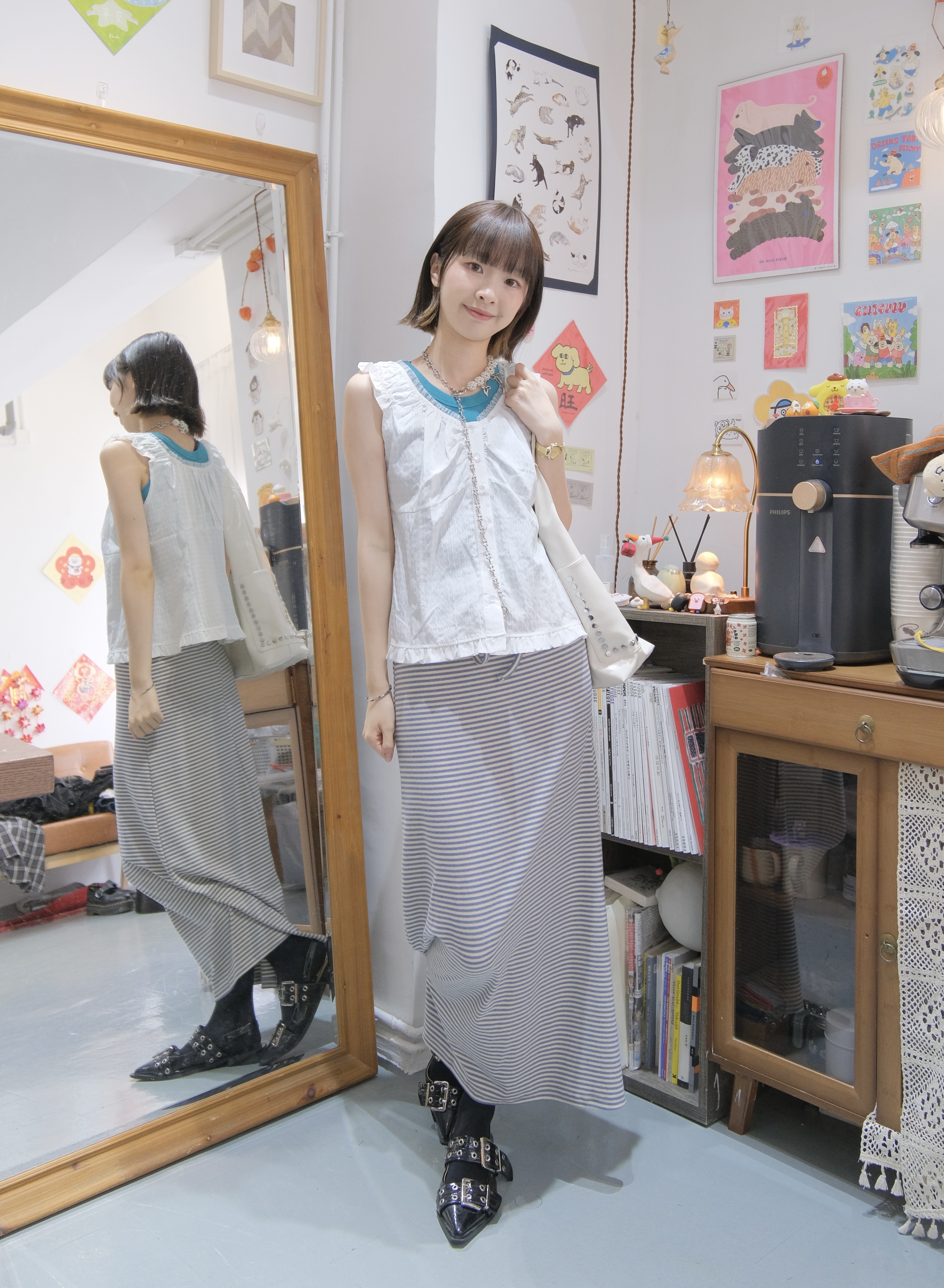 一字領格仔blouse (WHITE)