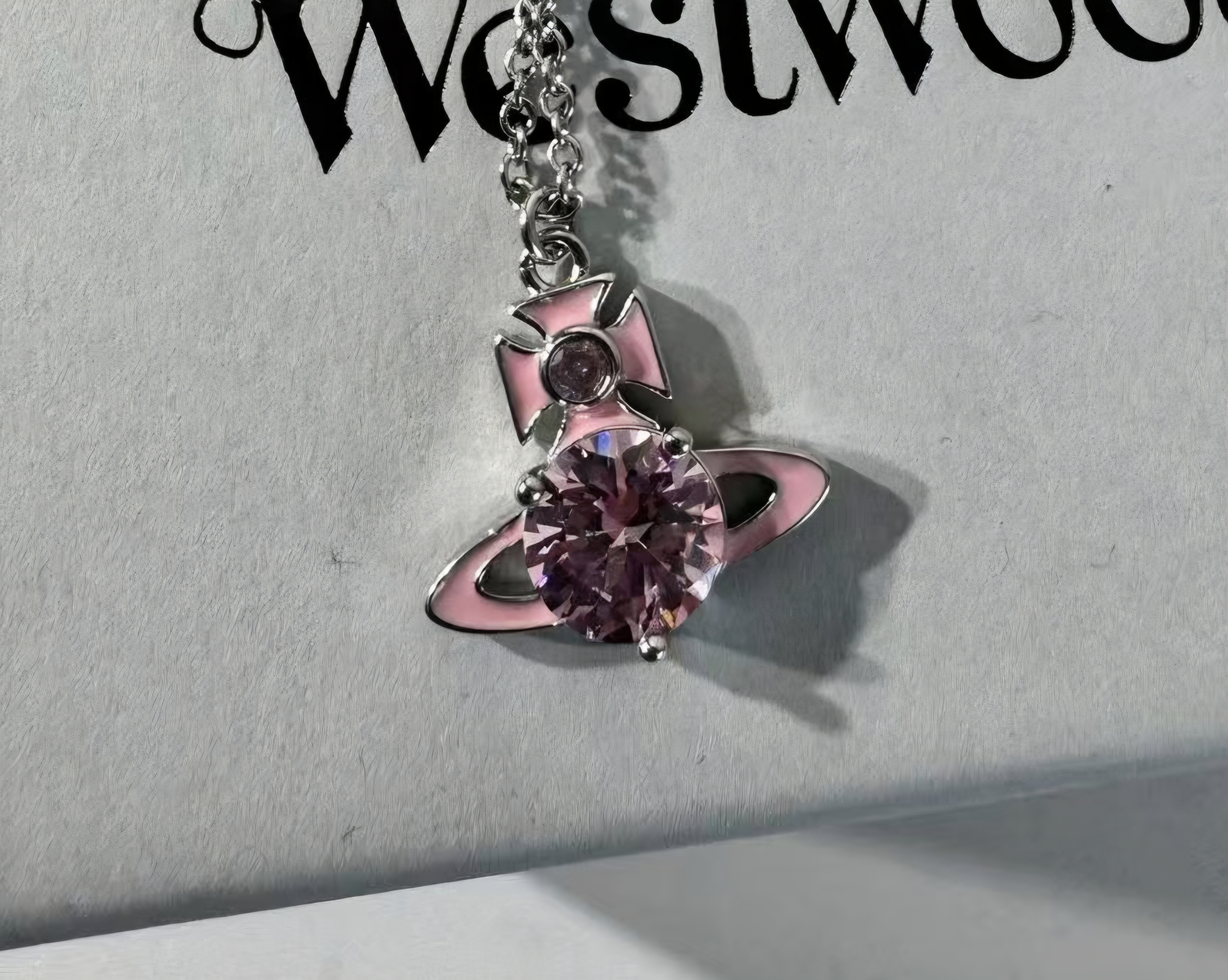 Vivienne Westwood 女款 粉色閃石頸鏈