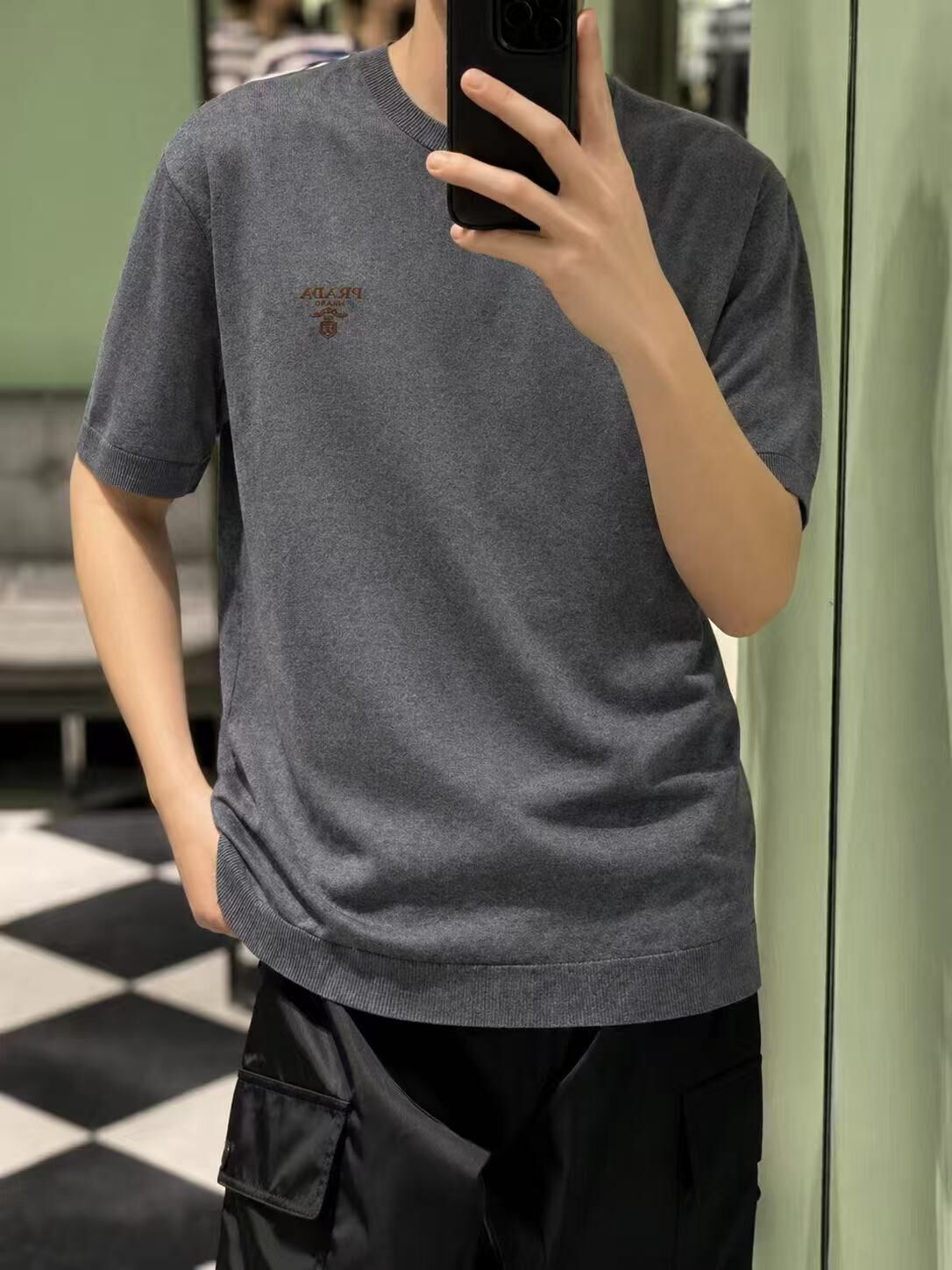 PRADA 深灰色 併Logo 上衣