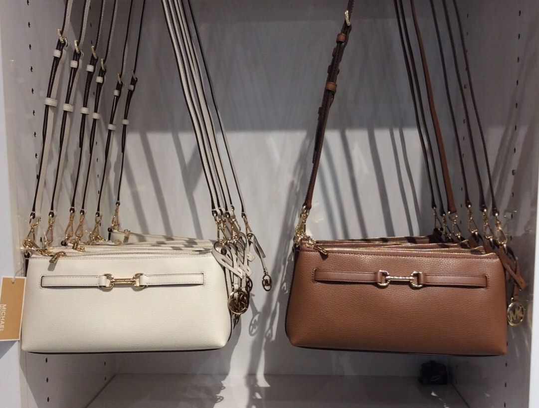 【預購】Michael Kors H050695 Carson小號斜孭袋（金扣）