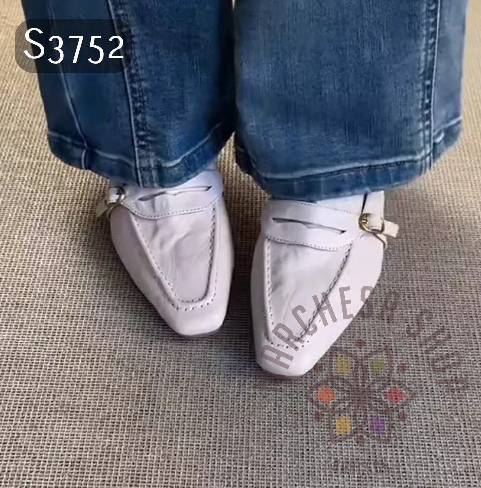 S3752 - 羊皮樂福扣帶方頭低踭拖鞋