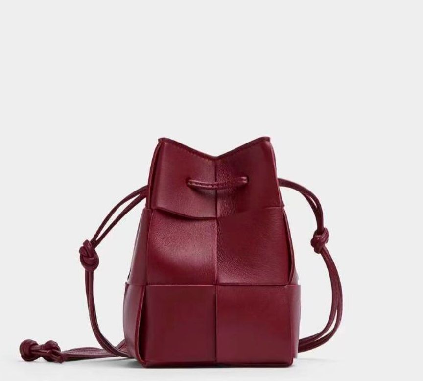 Outlet BV Mini Cassette Bucket Bag