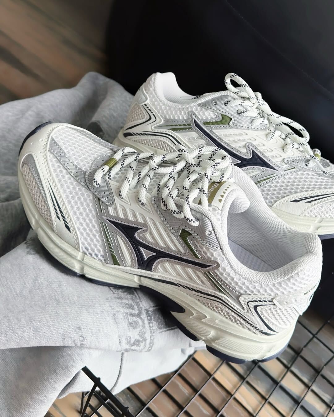 [預訂] MIZUNO Speed 2010 | 玉白
