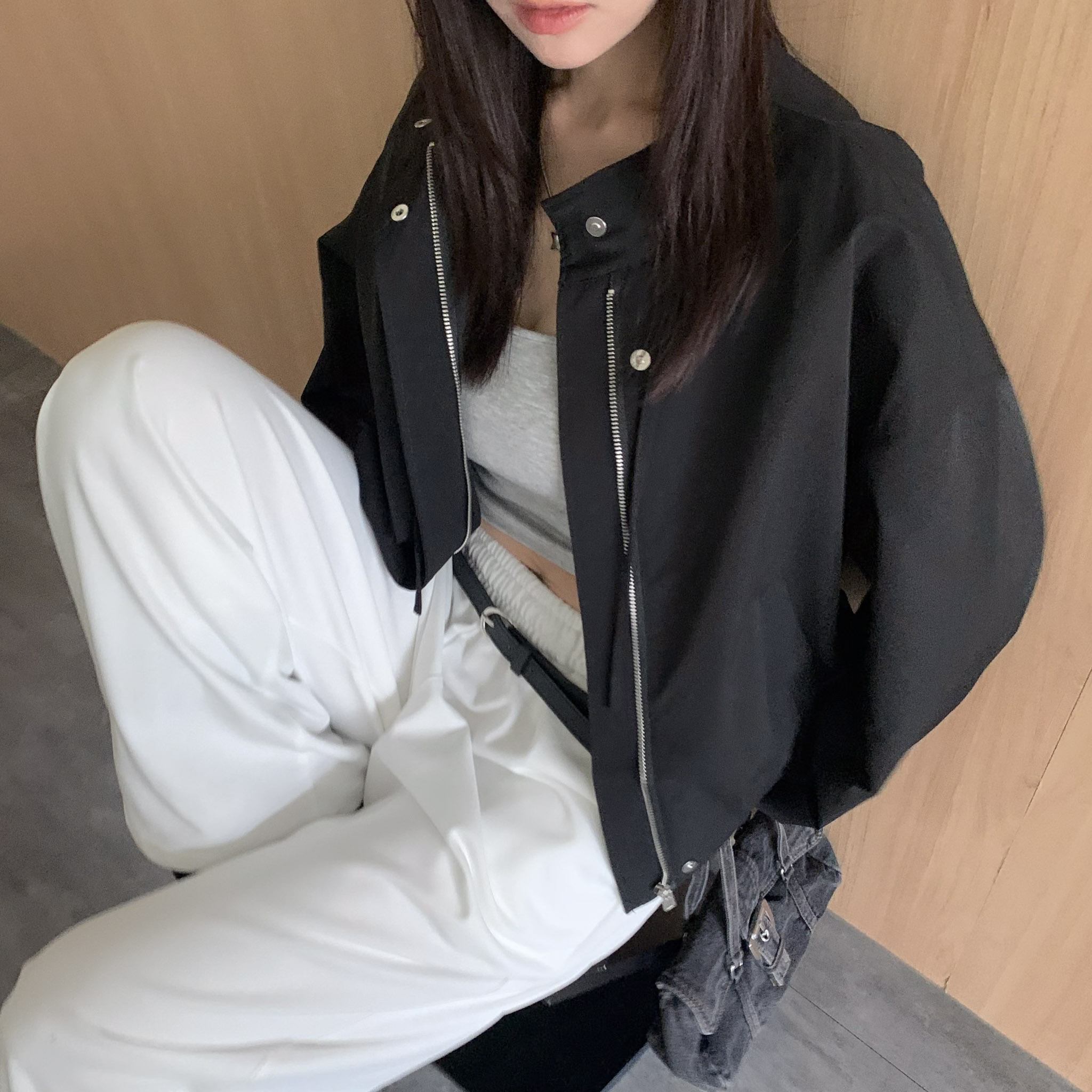 ISA_份量感酷帥! 立領壓摺設計拉鍊外套_64056