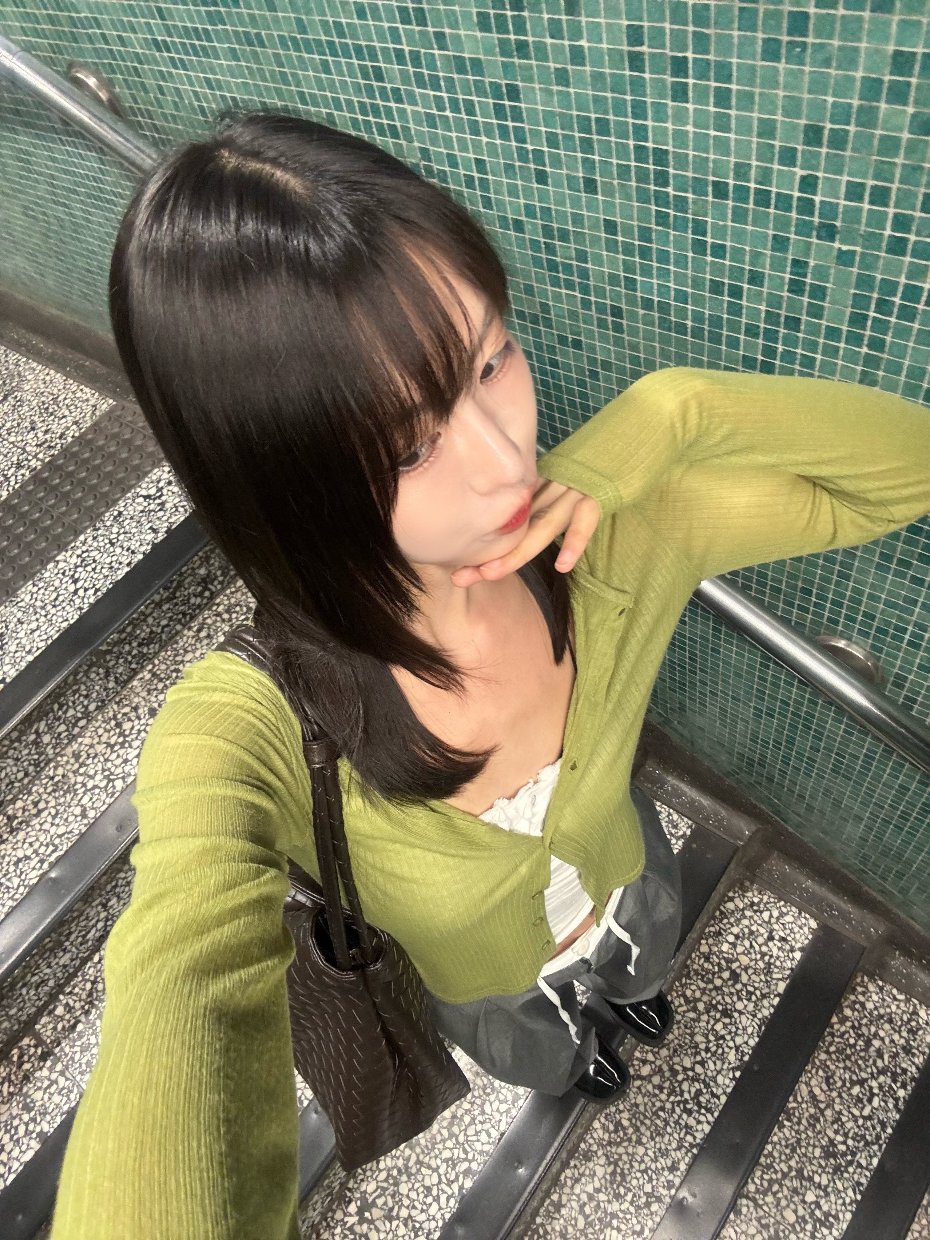 (訂購)薄身小透視防曬外套 JK260418(白/淺黃/黑/牛油果綠/紅)