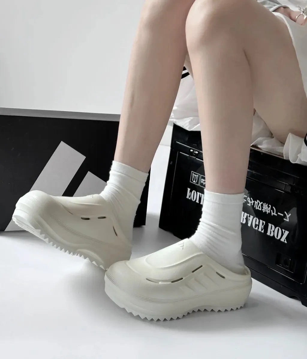 ADIDAS OZWAVE CLOG 防水 包頭拖鞋 奶白色