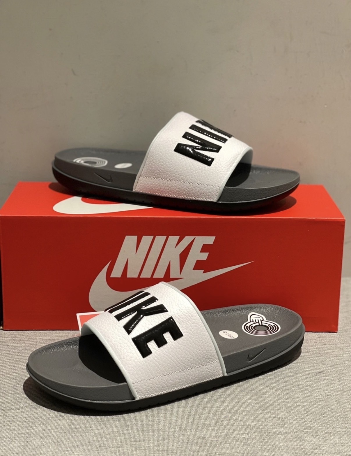 男鞋 NIKE OFFCOURT SLIDE 白深灰 麵包拖鞋 休閒 運動 Q彈 軟底 拖鞋【BQ4639-001】