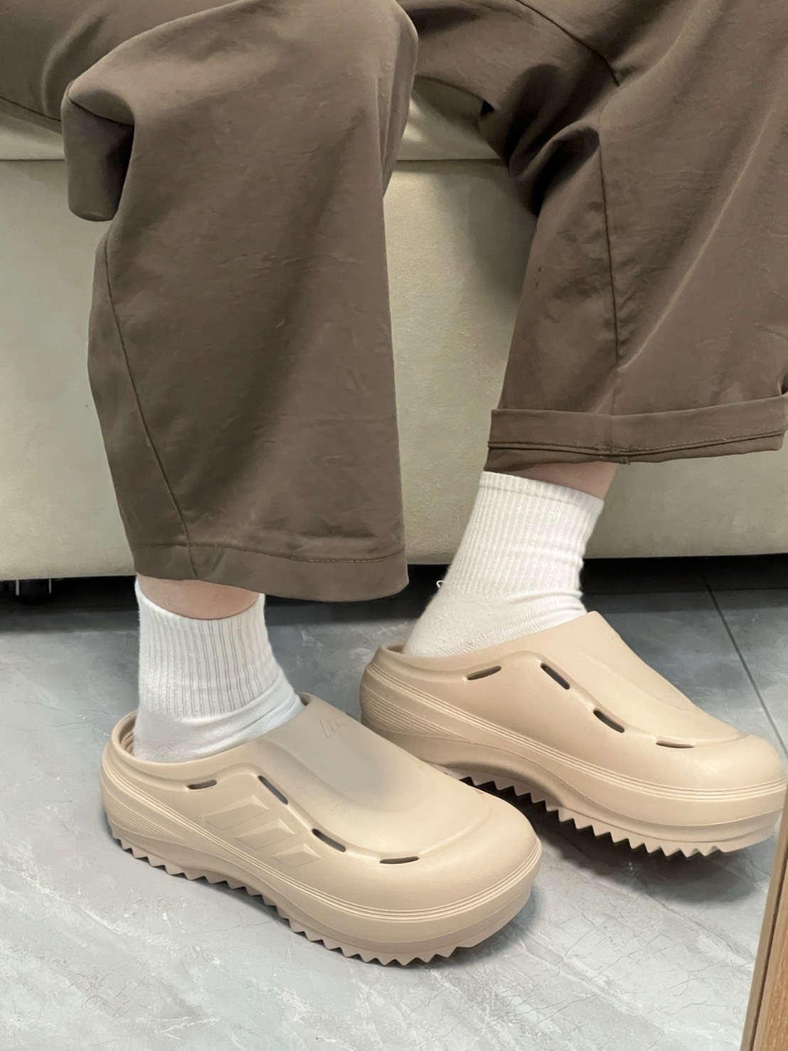 ADIDAS OZWAVE CLOG 防水 包頭拖鞋 奶茶棕色