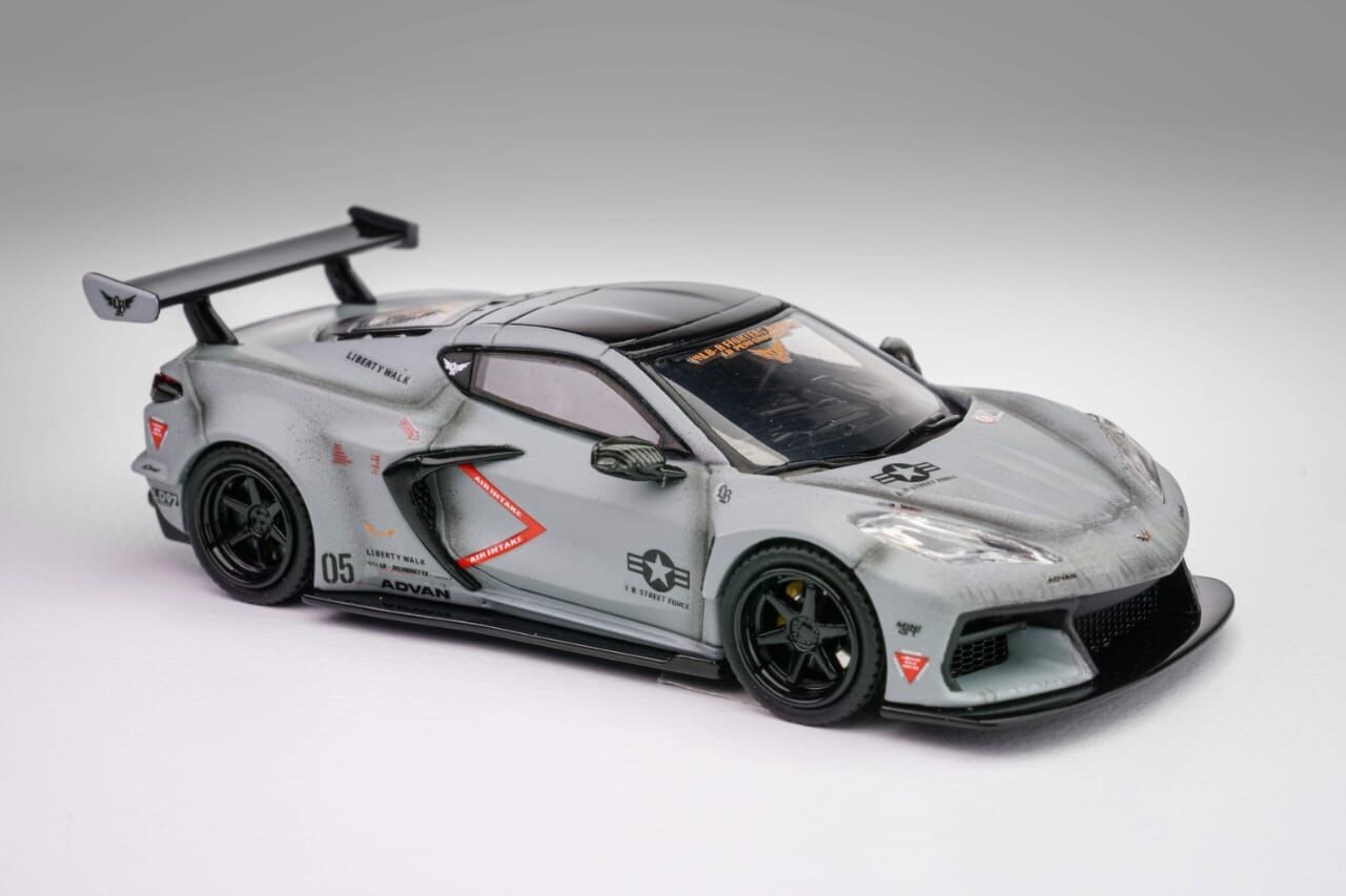 PO-$170 * FINE MODEL * 1:64 CORVETTE C8 ZR1 LB COMBAT GREY
