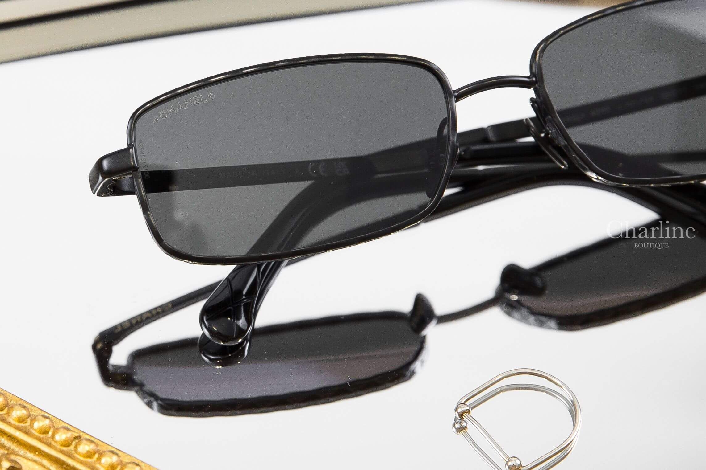 Chanel Rectangle Sunglasses 黑色長方形菱格紋方框黑色鏡片側邊金色字母太陽眼鏡
