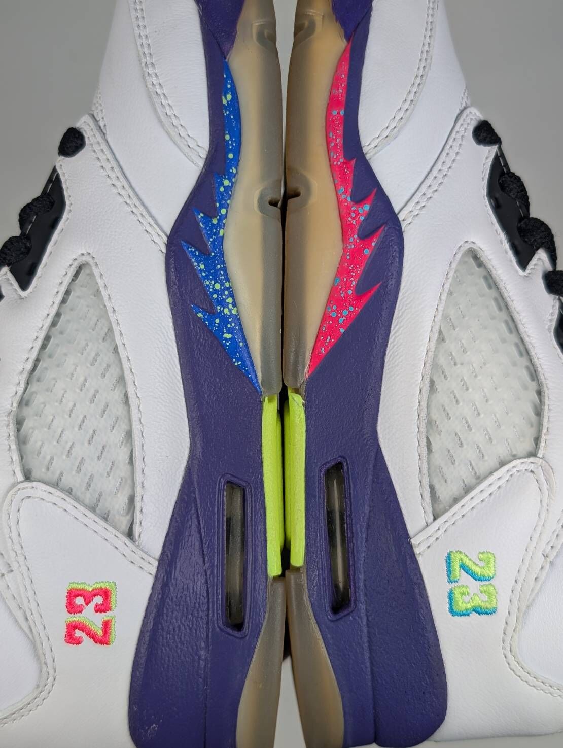 微瑕疵-左右腳大底泛黃&內外側後跟泛黃色差 DB3024-100/4Y Jordan 5 Retro Alternate Bel-Air