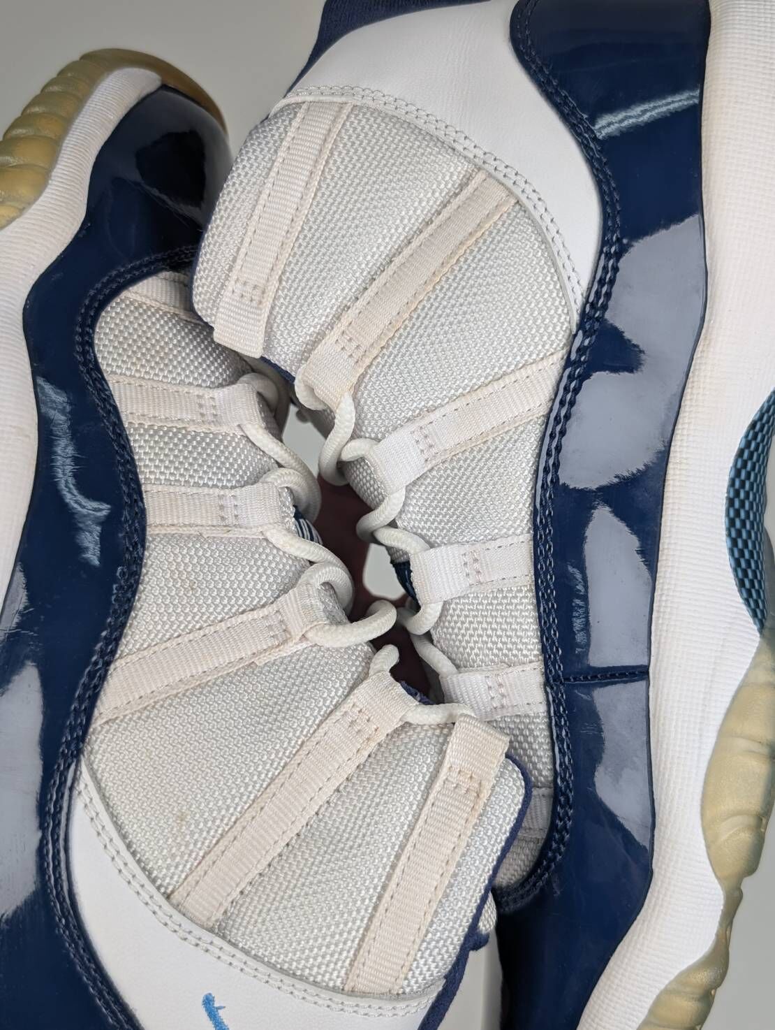 微瑕疵-左右腳中底、鞋底、鞋面泛黃&鞋帶色差 378038-123/5Y AIR JORDAN 11 “WIN LIKE ’82” GS  女款