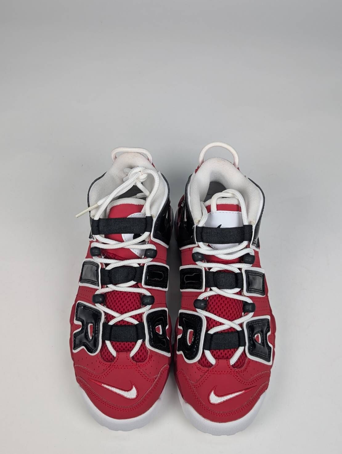 微瑕疵-左右腳中底、鞋底色差&鞋口內襯髒汙&左腳後跟NIKE字樣氧化&右腳外側中底刮傷 415082-600/6.5Y Nike Air More Uptempo GS 紅黑 大AIR 大童