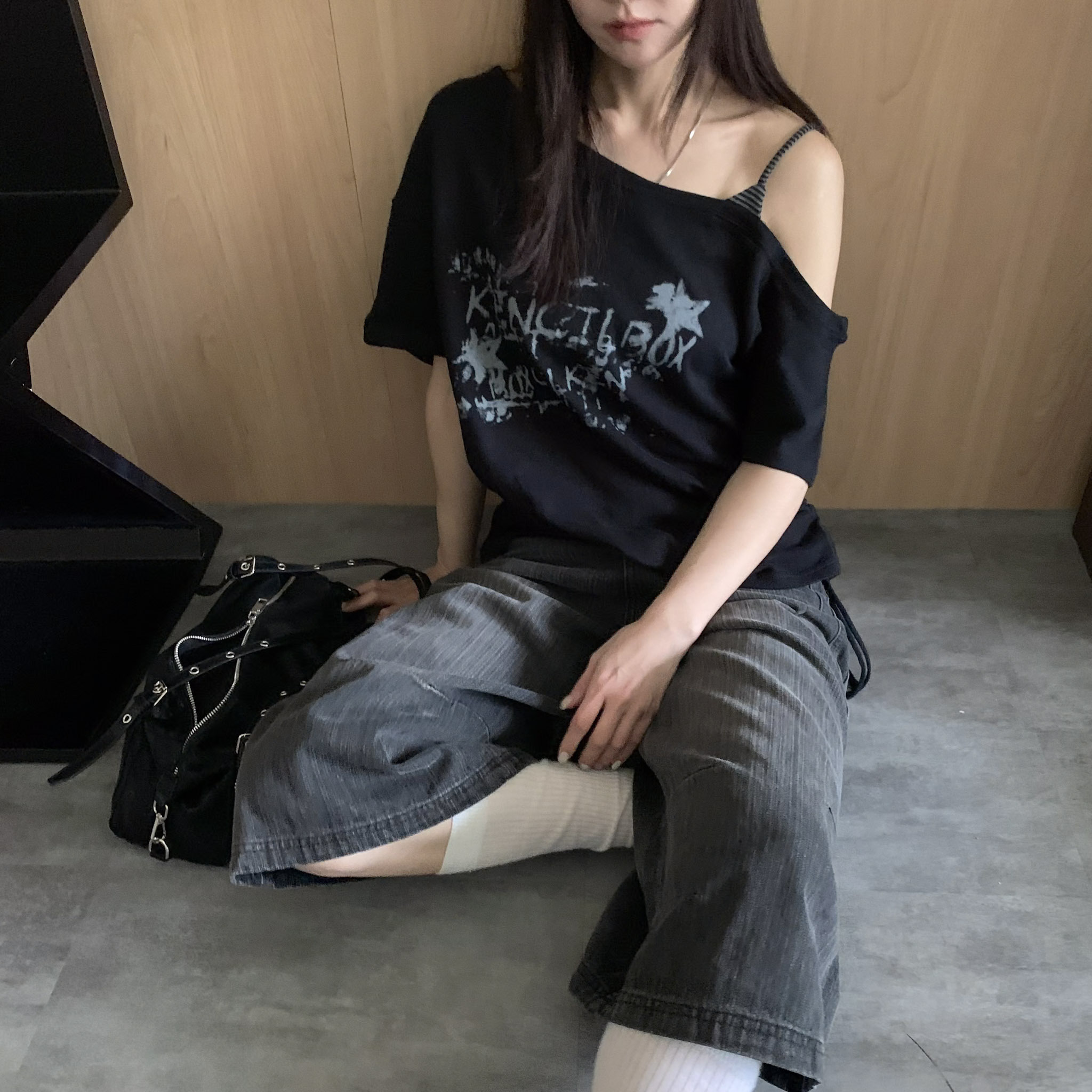 ISA_亞文化vibe 假二件拼接條紋斜肩上衣_63112
