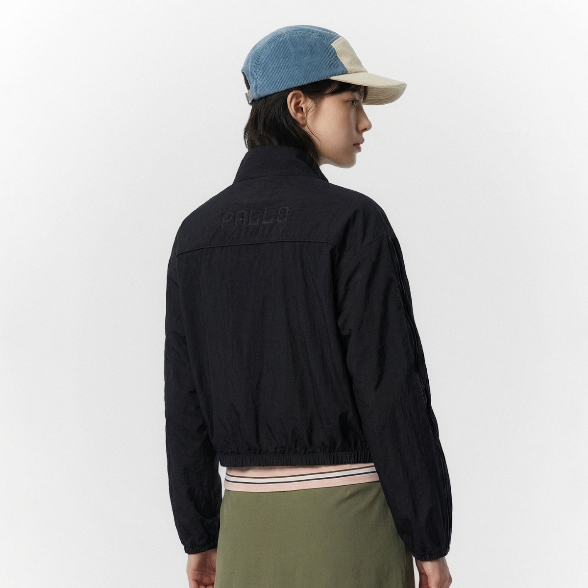 女裝鳶尾花LOGO寬鬆短版側面條紋立領外套