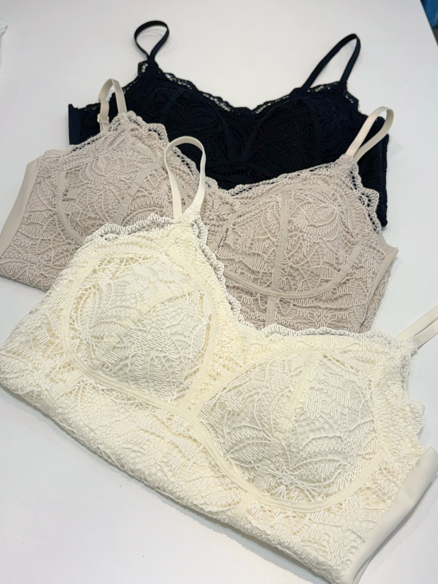 冰絲感蕾絲細肩帶Bra Top