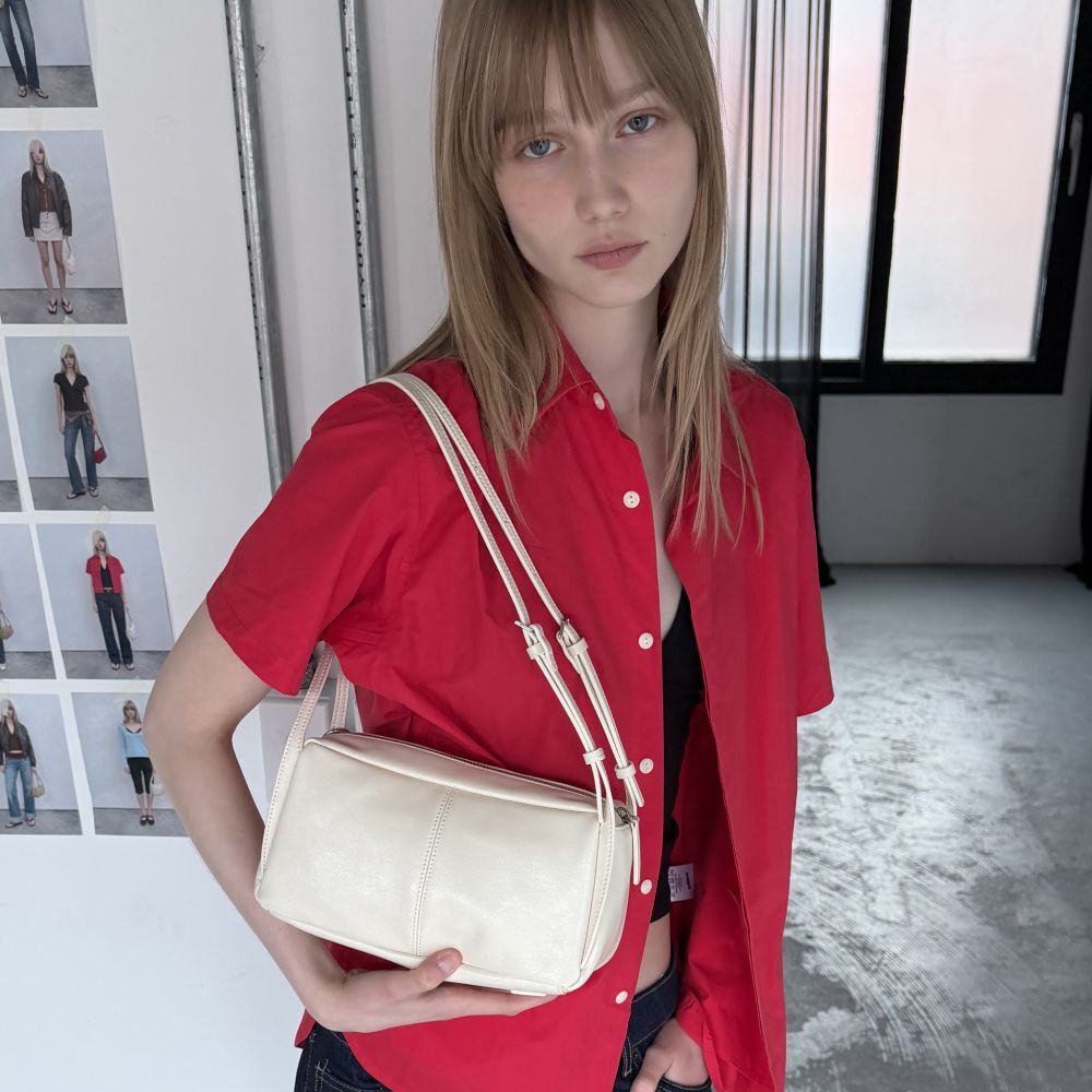 FIND KAPOOR MONO BAG 24