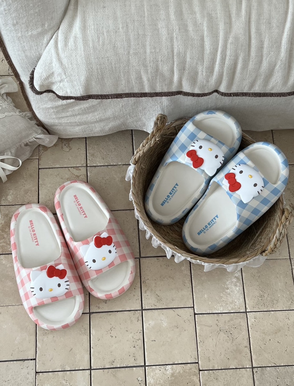 （預購）正版授權 Sanrio三麗鷗 Hello Kitty 防水踩屎感防滑室內拖鞋