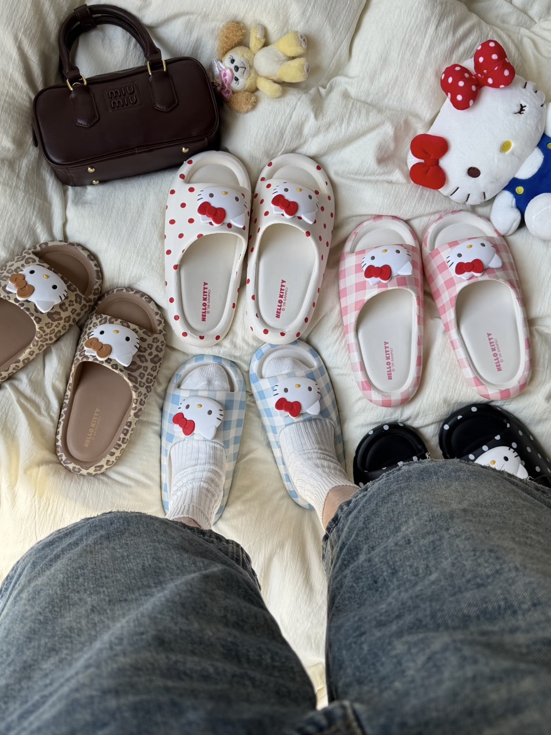 （預購）正版授權 Sanrio三麗鷗 Hello Kitty 防水踩屎感防滑室內拖鞋