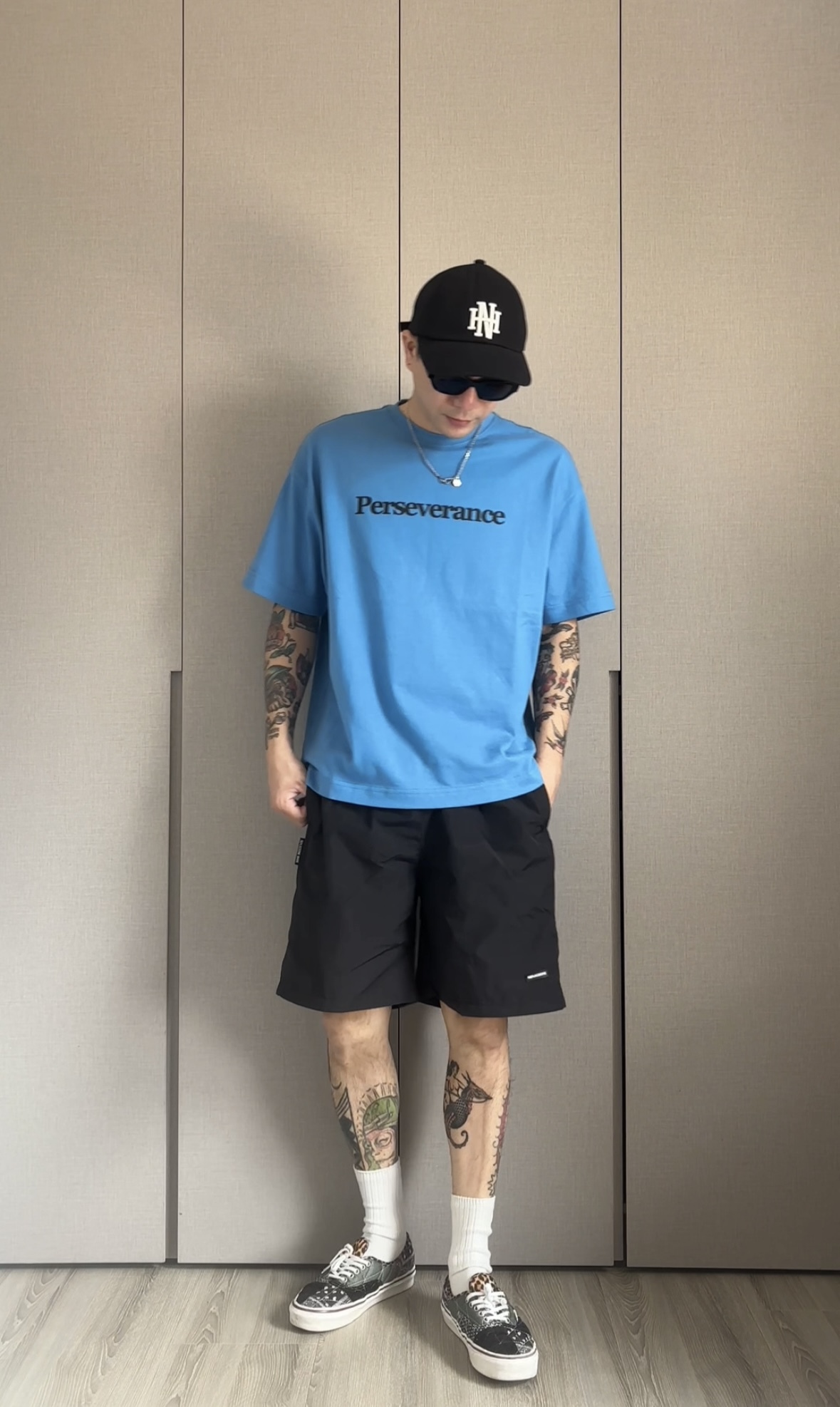 #藍色字母Tee
