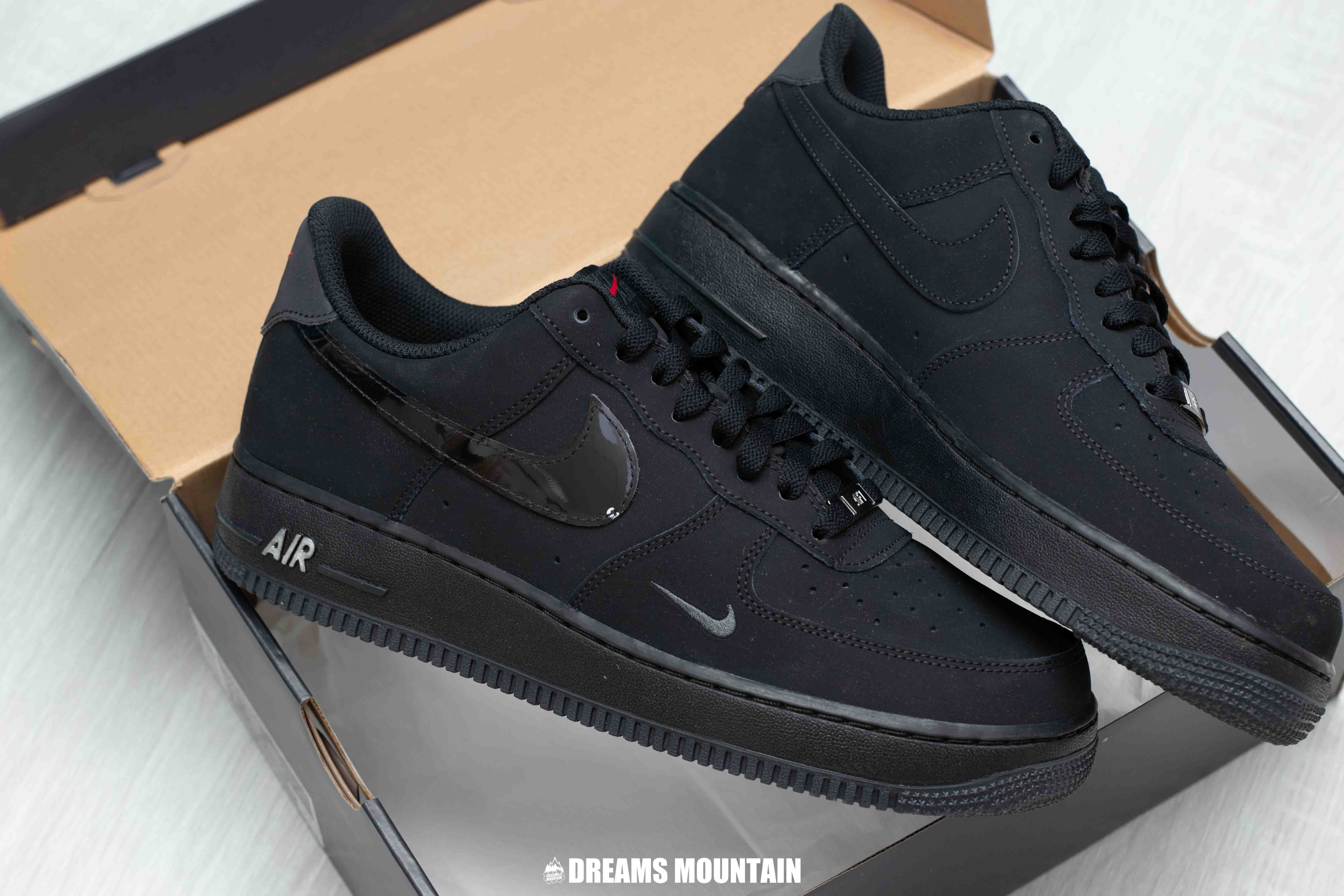 【預訂】NIKE AIR FORCE 1 07 LV8 全黑刺繡小剔 漆皮剔-MEN