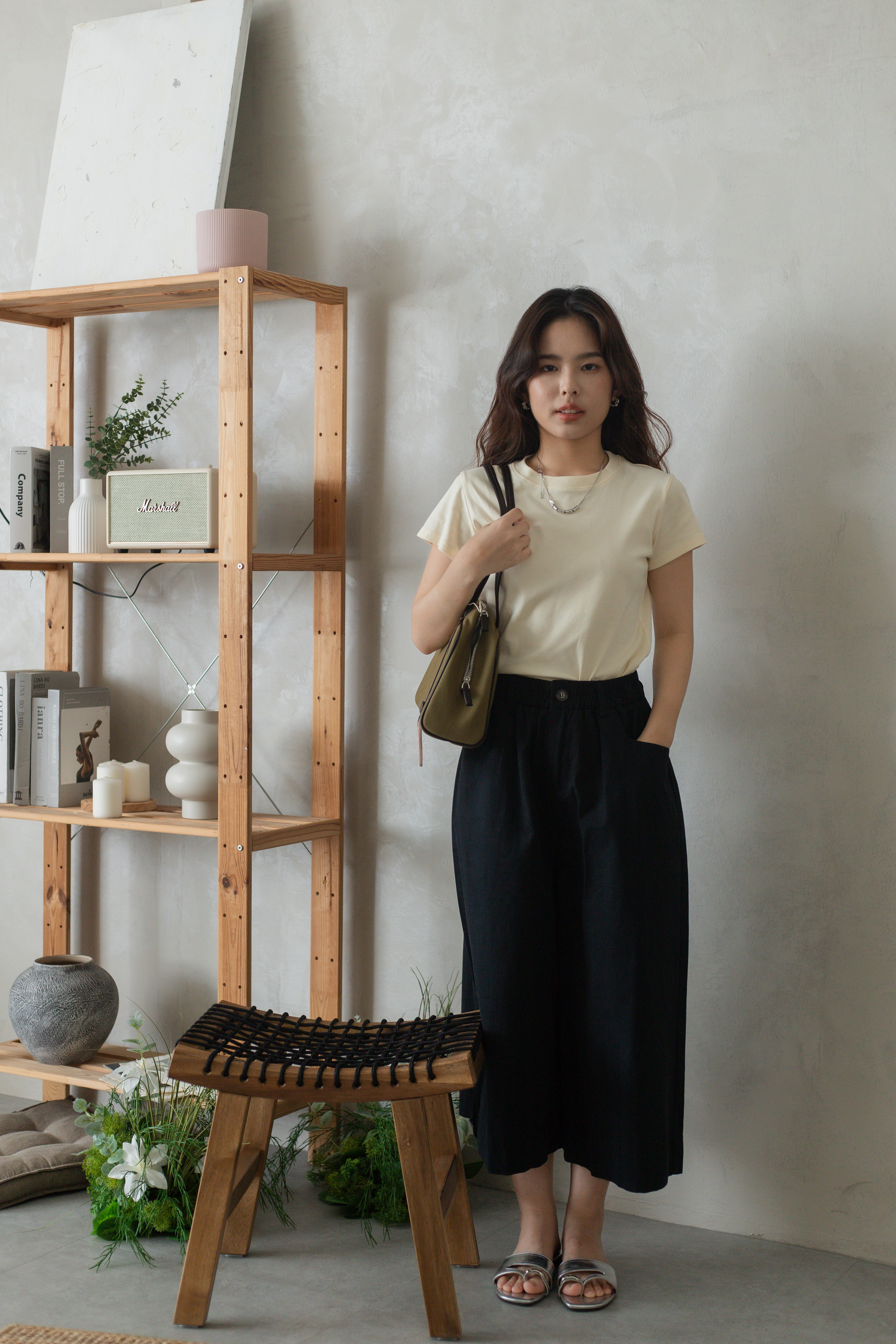 Hille Clean Cut Tee Beige -2724TSBEI