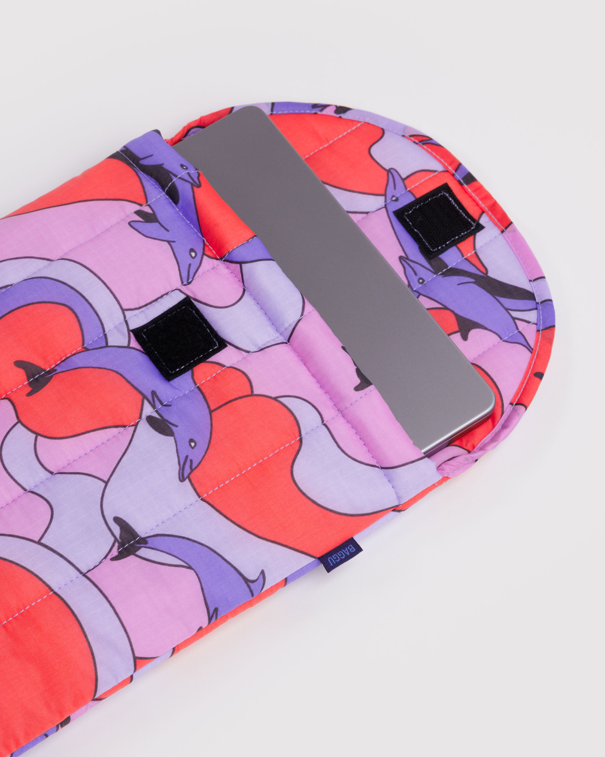 Puffy Laptop Sleeve 13"/14" - Dolphins｜BAGGU