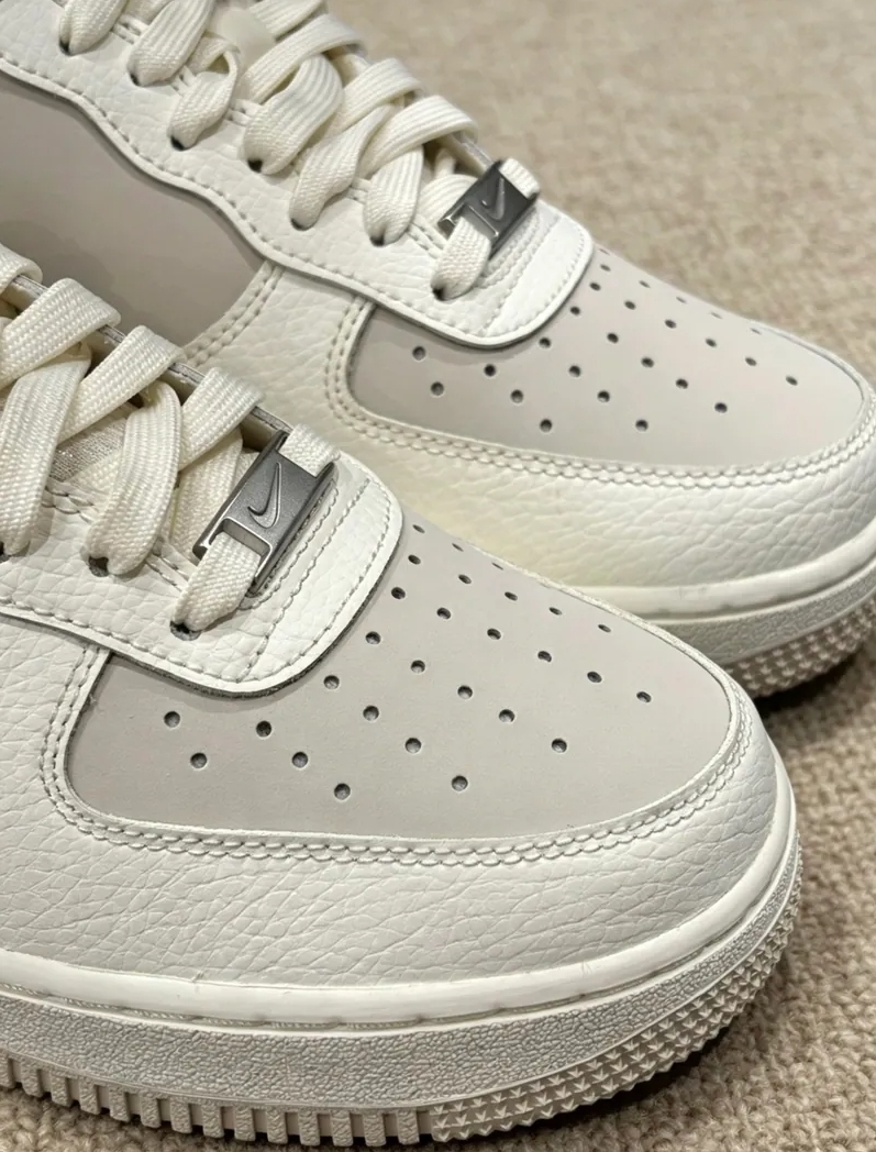 <男生專屬-質感配色> NIKE Air Force 1 AF1 米白灰白 限定色 立體勾 拼接 荔枝皮 小AMBUSH IR1475133