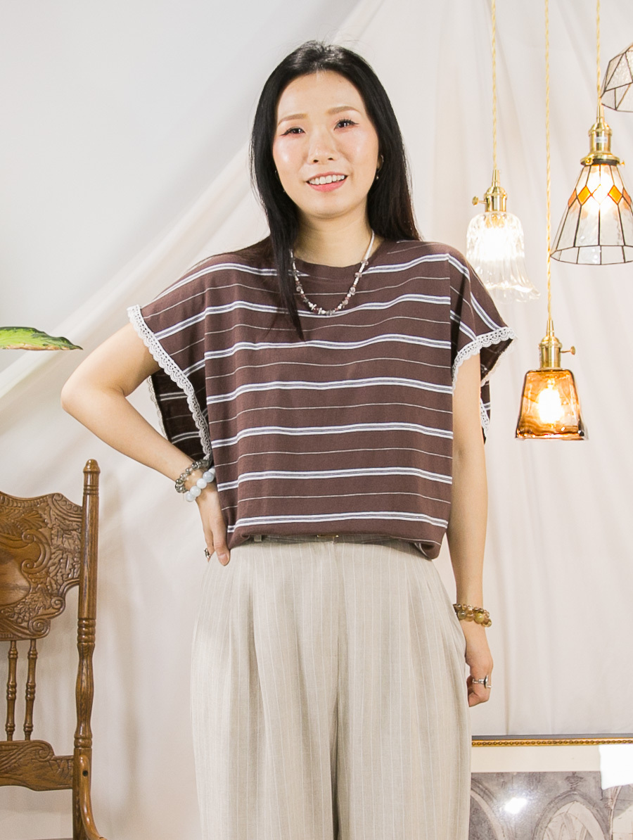 袖口LACE．橫間COTTON料TOP
