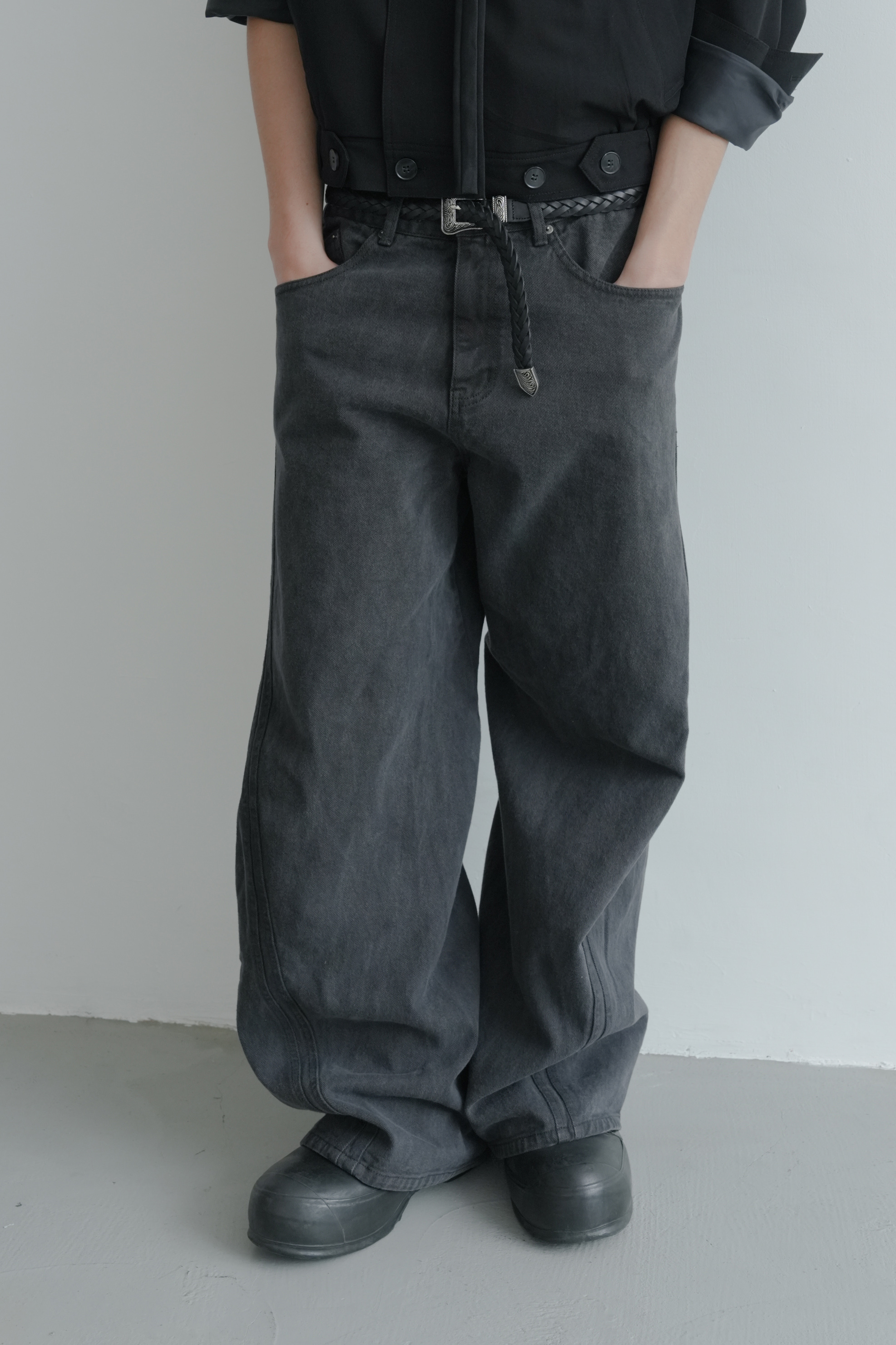 dyed twisted denim pants #牛仔褲 （售完不補）