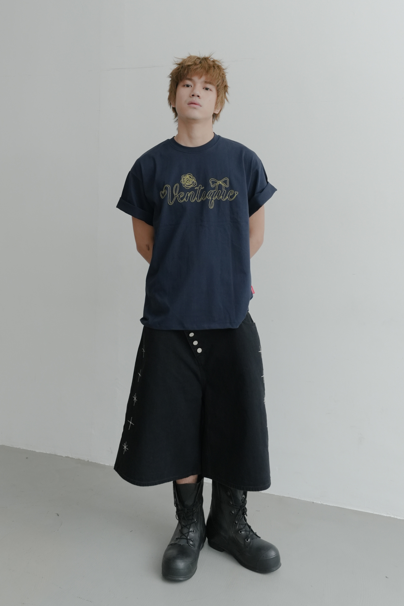 ribbon embroidery tee #上衣