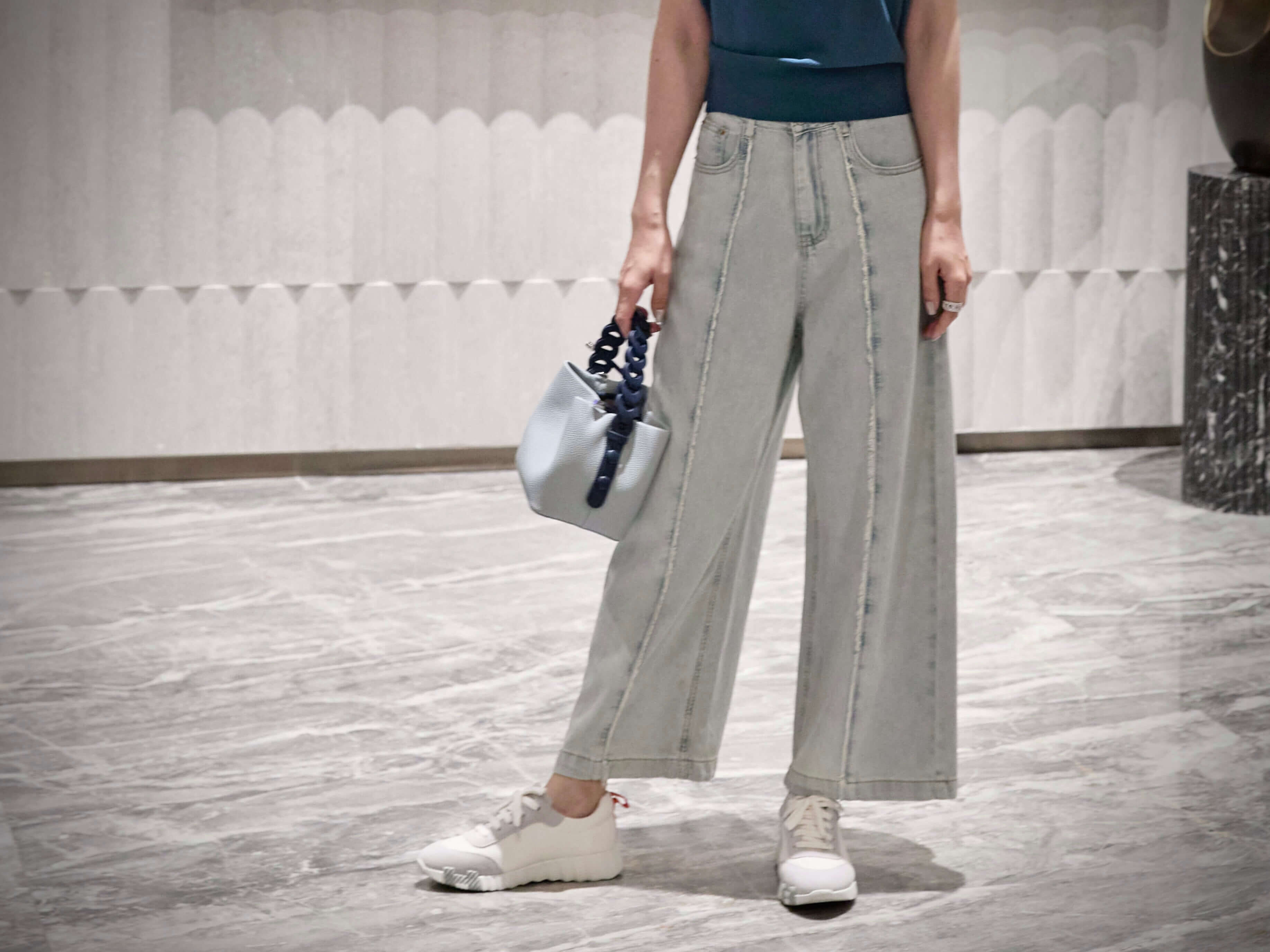 Frayed Line Wide Leg Crop Flare Jeans_JE239L16B