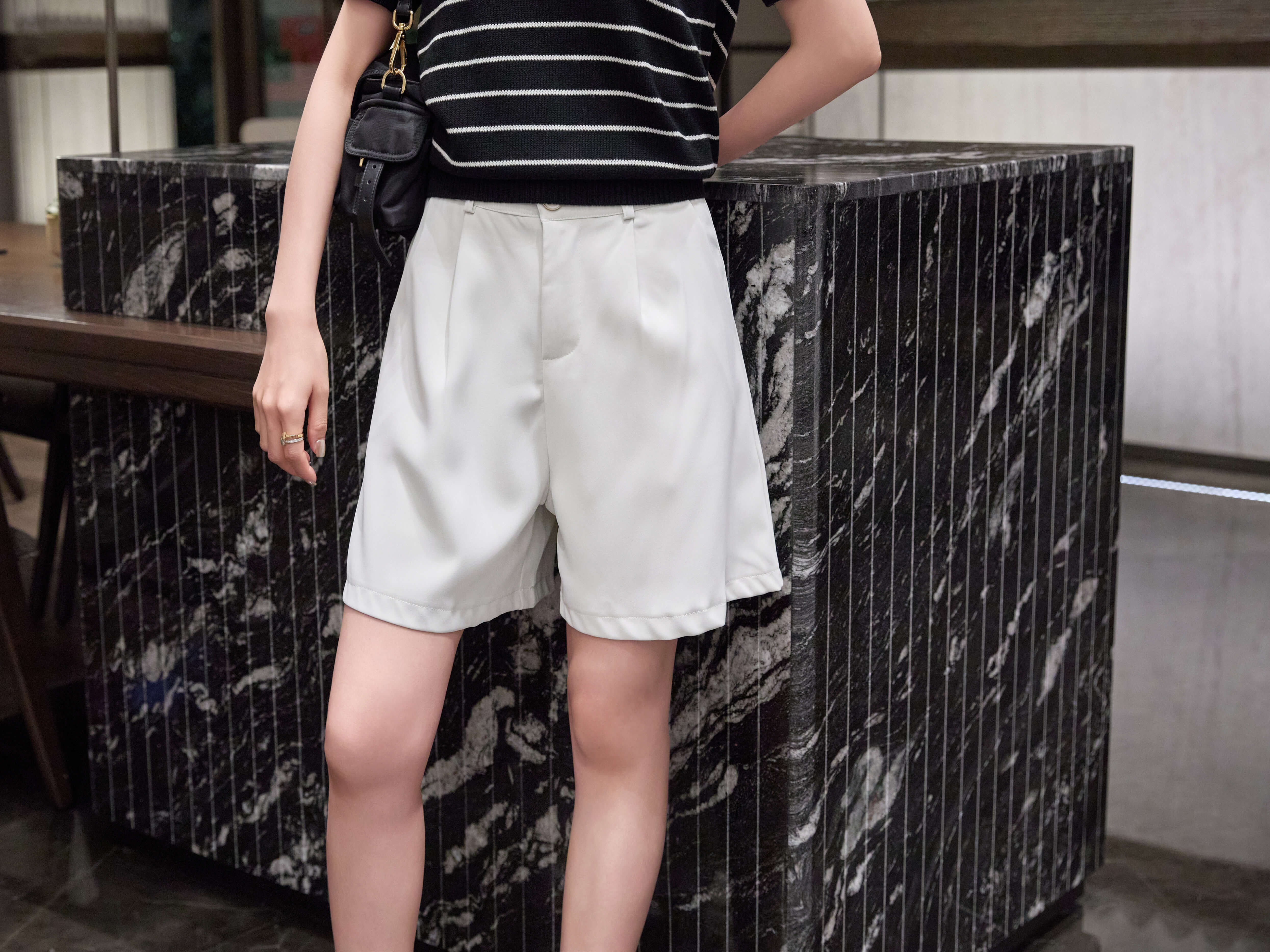Pleated A-Line Shorts_PT265L15