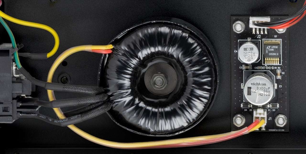 Lumin N1 Internal ultra-low-noise linear power supply