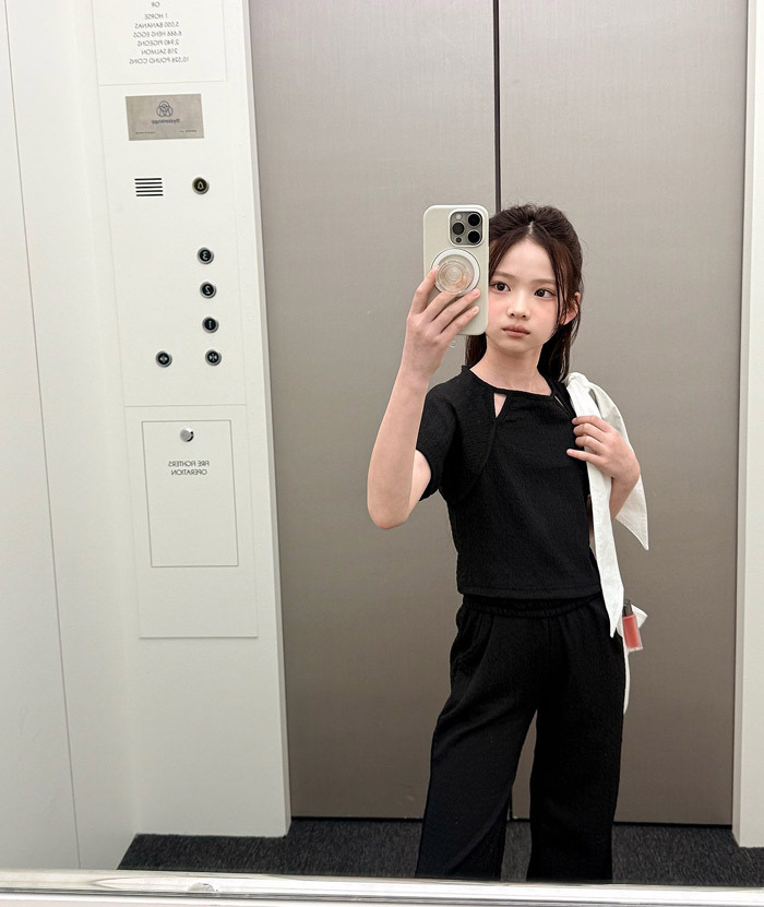 正韓夏CCOMMA 三色小眾鏤空上衣