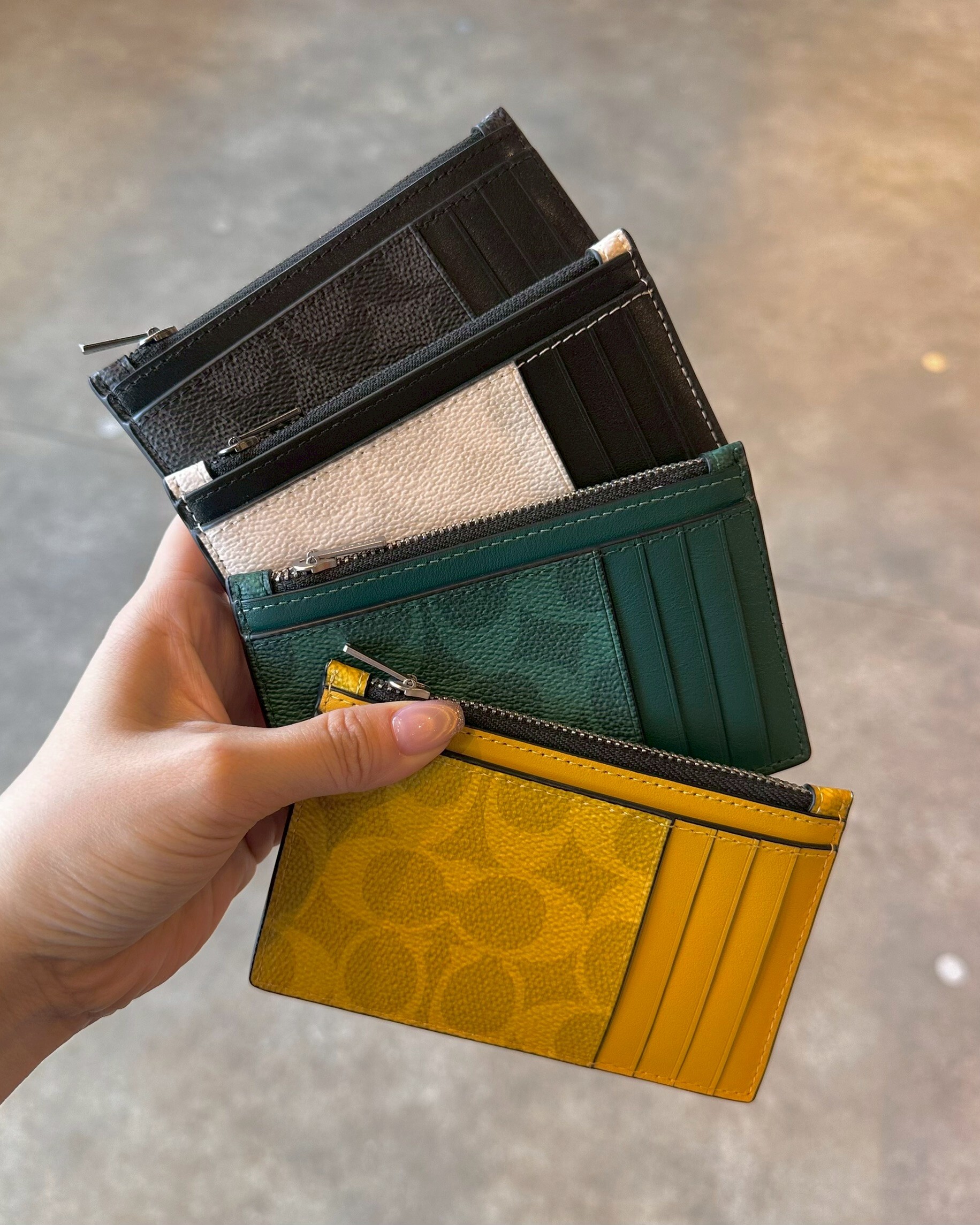 【日本限時連線代購】COACH Signature Canvas 系列拼接卡片夾 四色