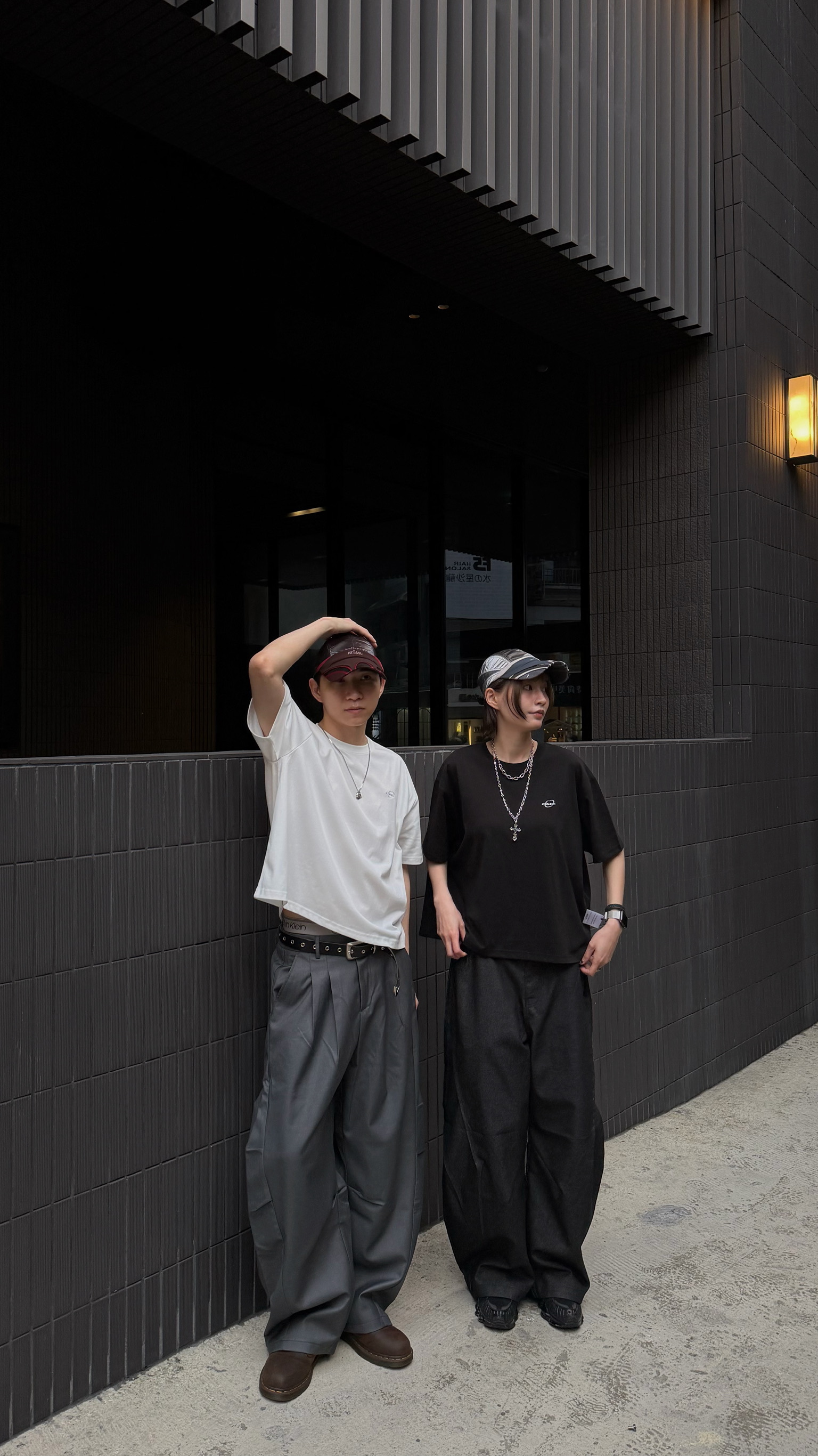 CMF 電繡 Boxy短寬 T shirt ( M/L )