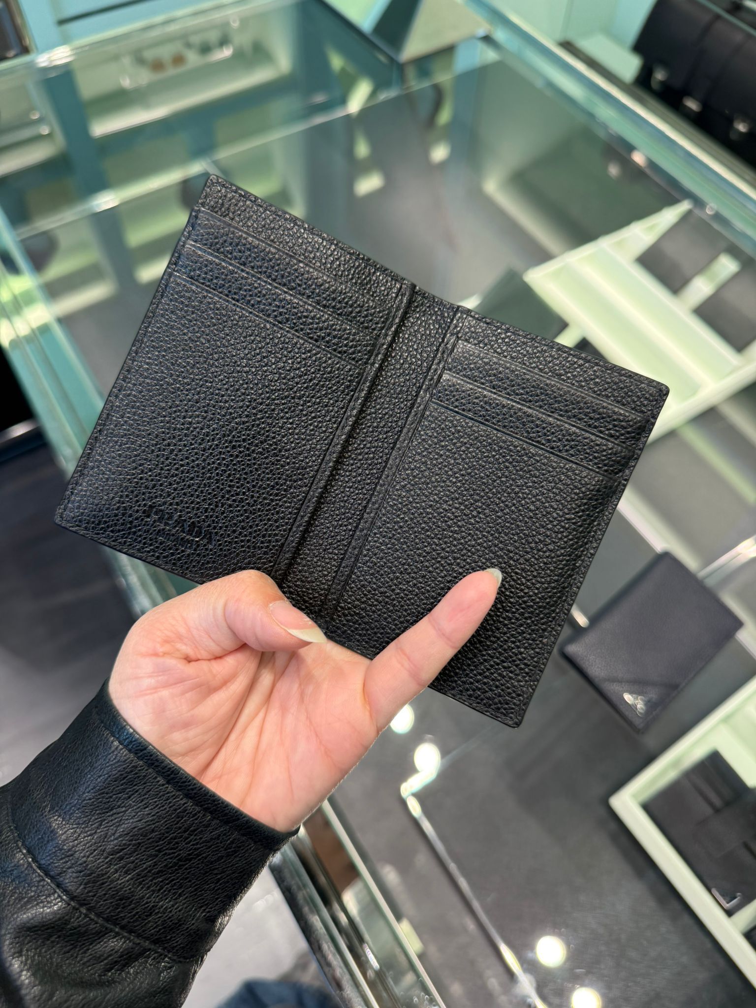 LYS01720 PRADA 細LOGO對摺卡包