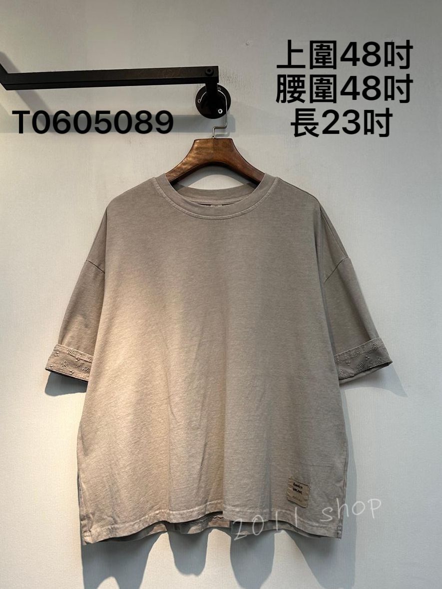 出口日本花花鏤空摺袖TOP  上圍48吋 腰圍48吋 長23吋   T0605089