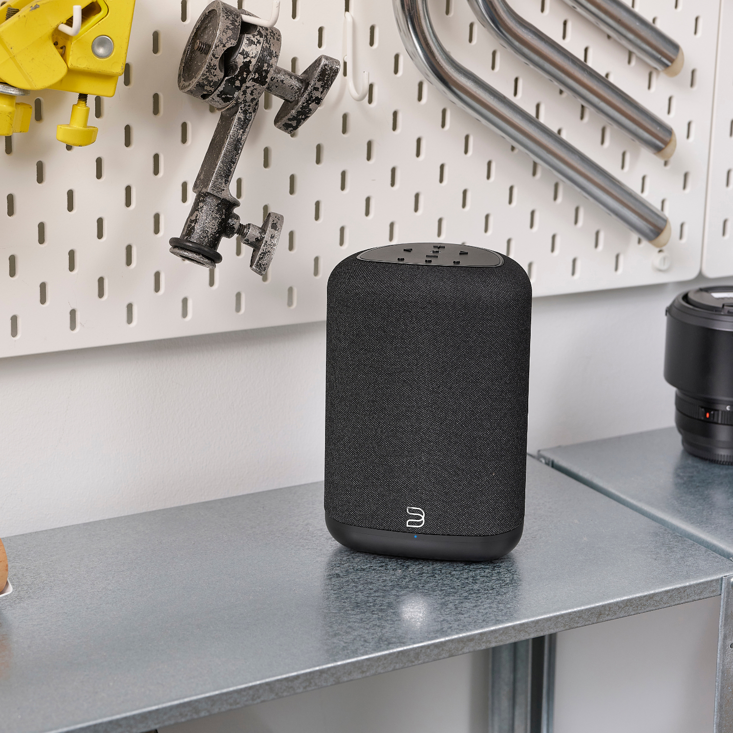 Bluesound PULSE FLEX Wireless All-In-One Music Streaming Speaker black in room