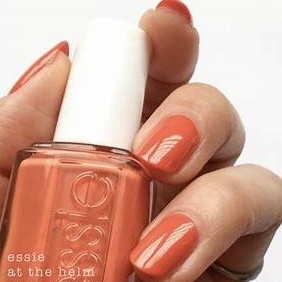 Essie 指甲油 - At The Helm - 1166