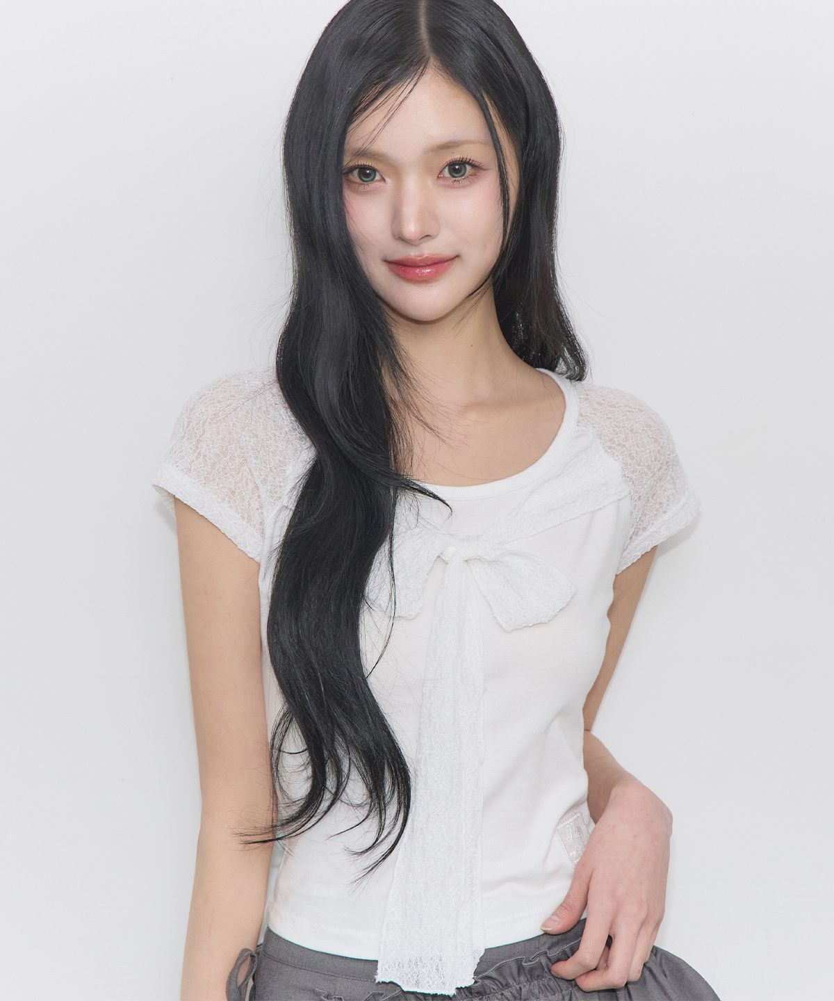 ILLIGO 蕾絲蝴蝶結撞色上衣 白色 26SMTOP08WH