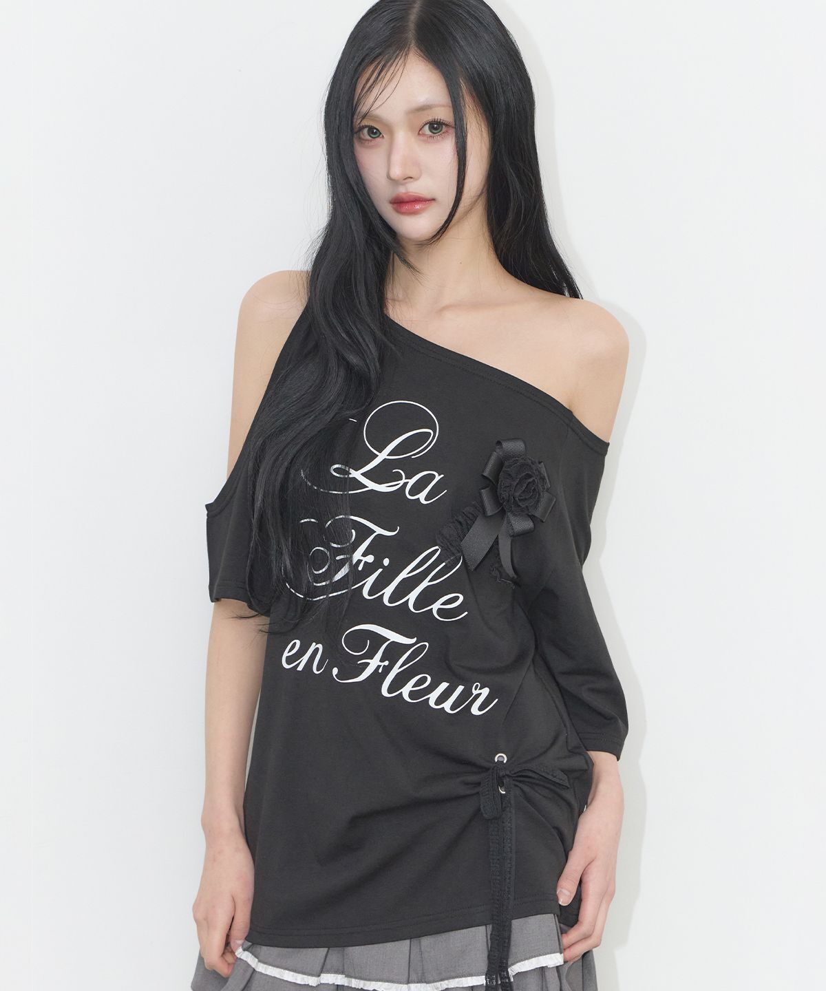 ILLIGO 剪裁玫瑰花結上衣 黑色 26SMTOP24BK