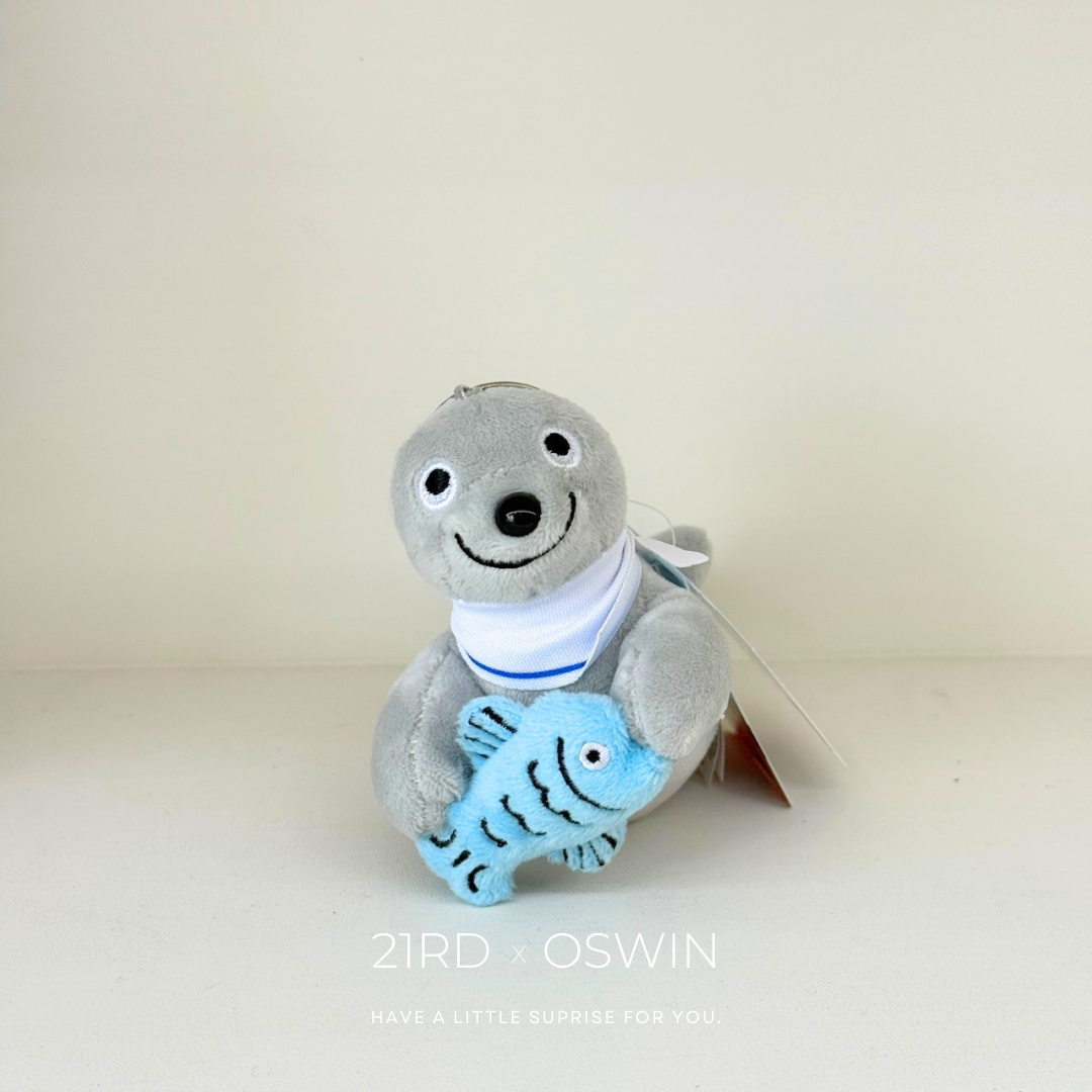 韓國 PINGU 企鵝家族 ROBBY抱小魚 玩偶吊飾