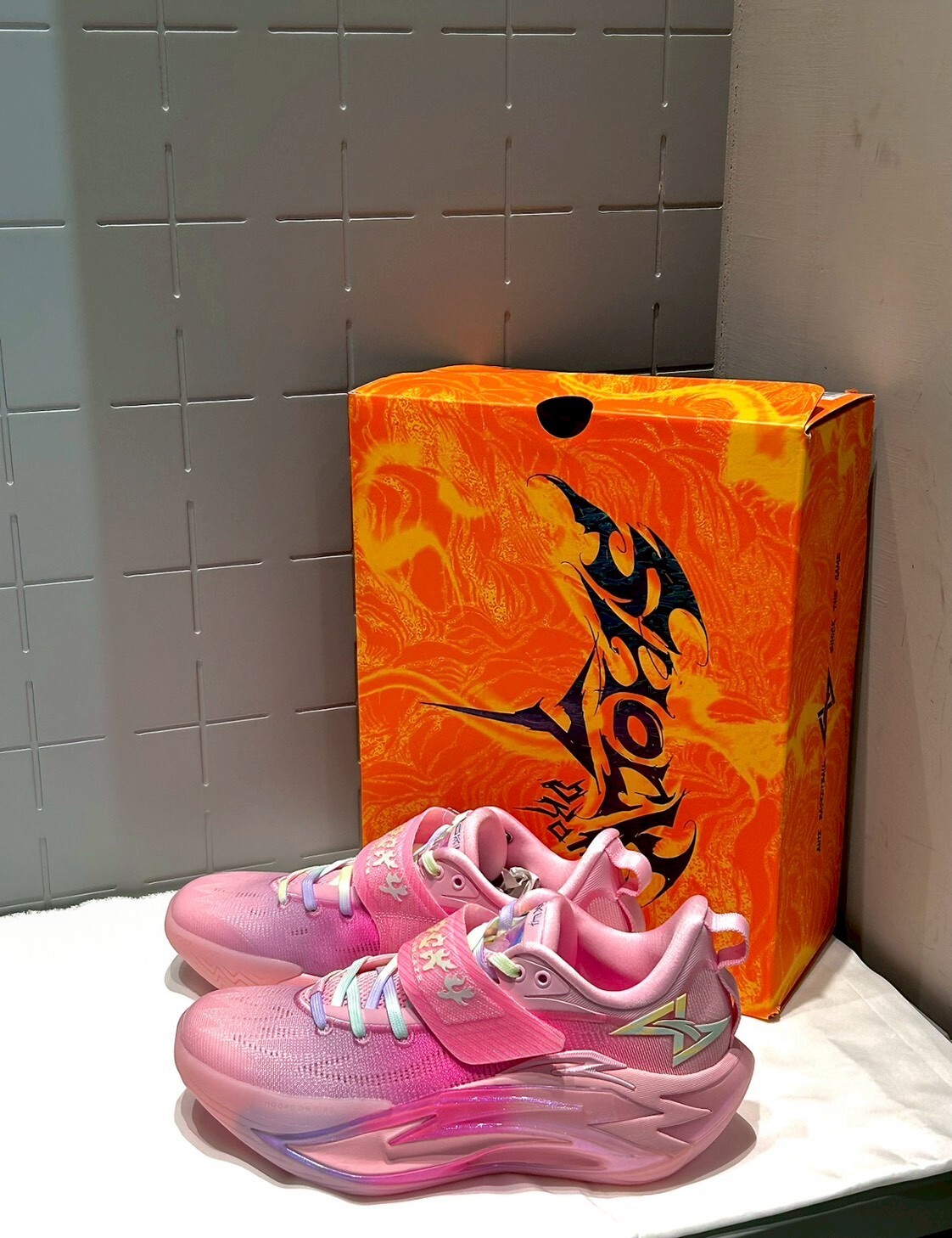 （連線代購商品）男鞋 ANTA SHOCK WAVE 7 PRO 'Pink' 櫻花粉 緩震 回彈 耐磨 實戰 籃球鞋【112621111-4】