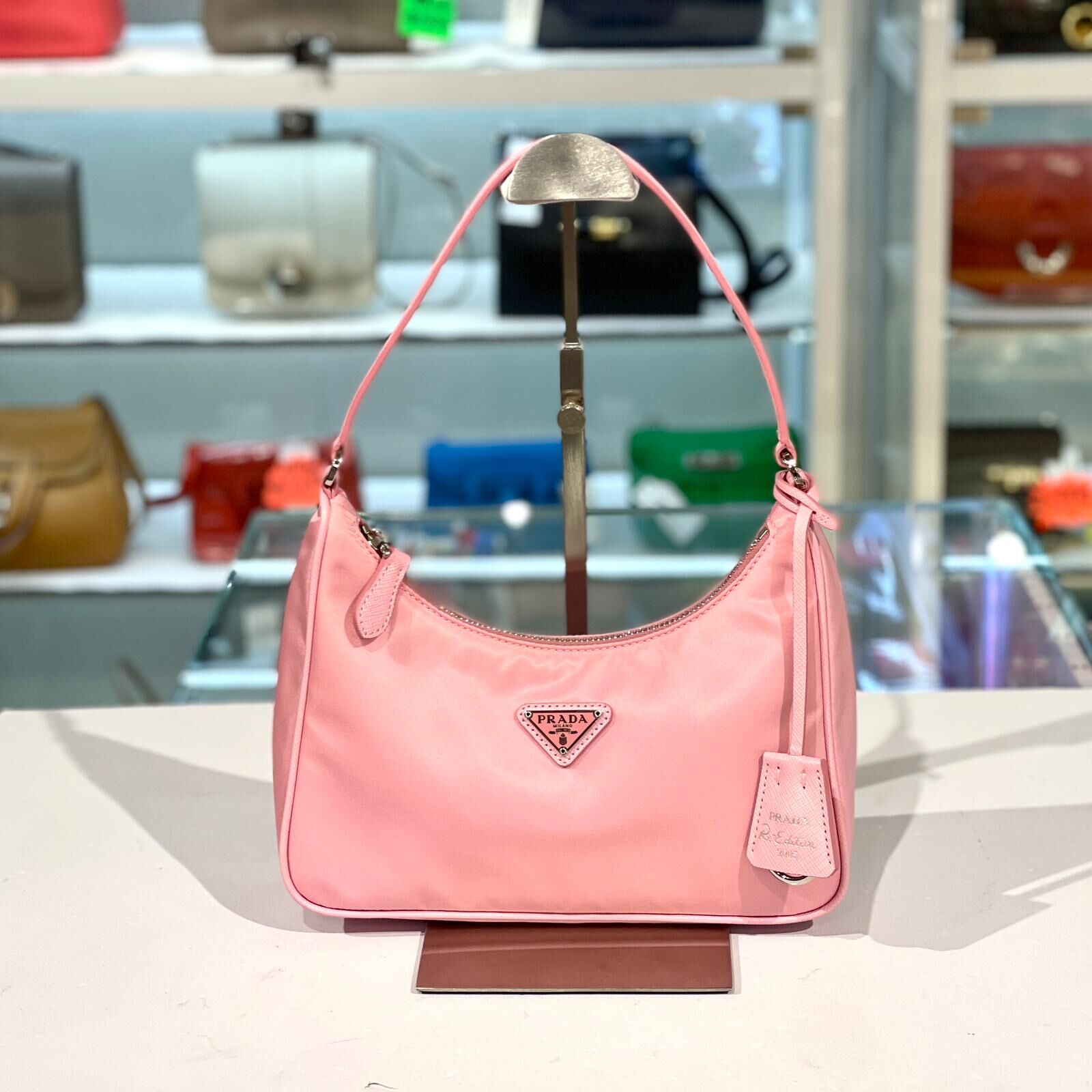全新PRADA Hobo INE204 腋下包粉色尼龍粉扣 #BRAND NEW #香榭站正品